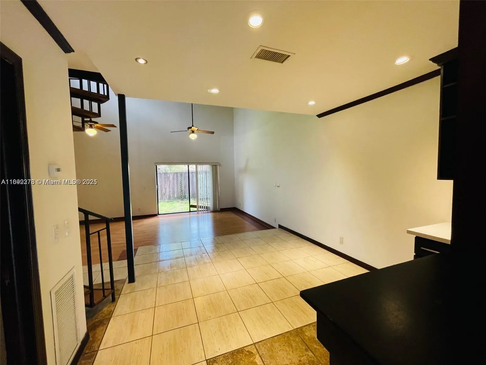 3911 Farragut St, #3911