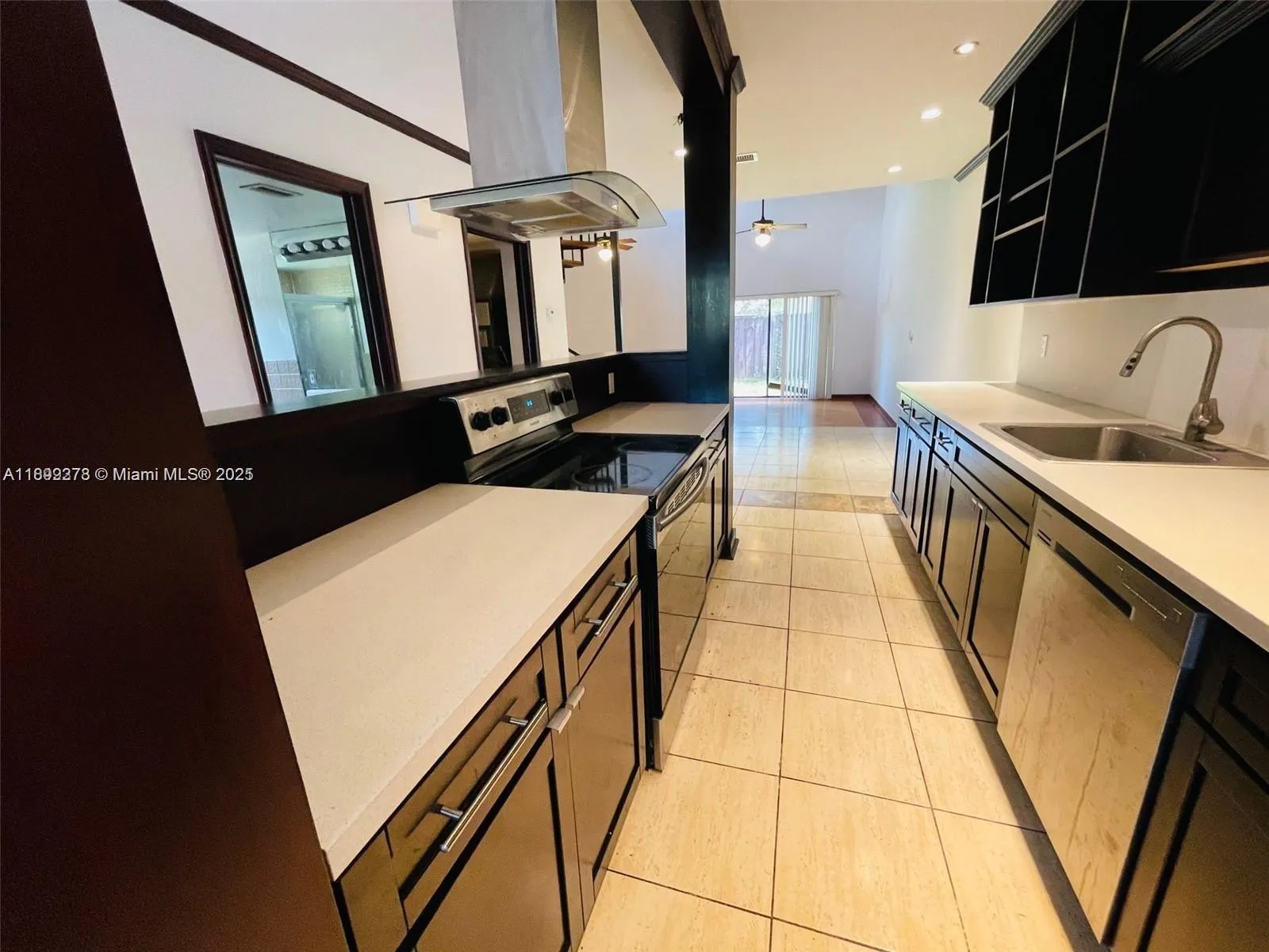 3911 Farragut St, #3911