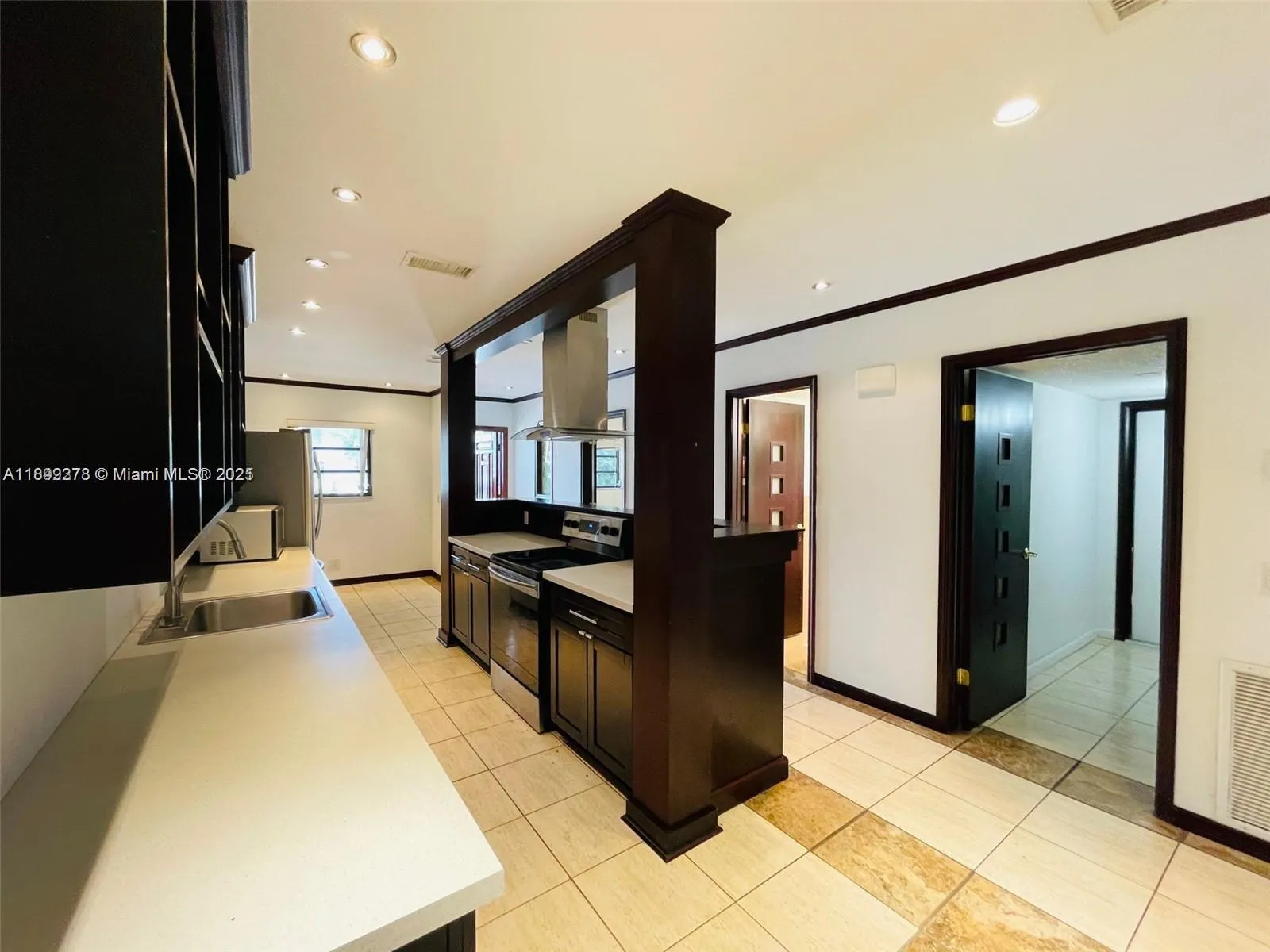 3911 Farragut St, #3911