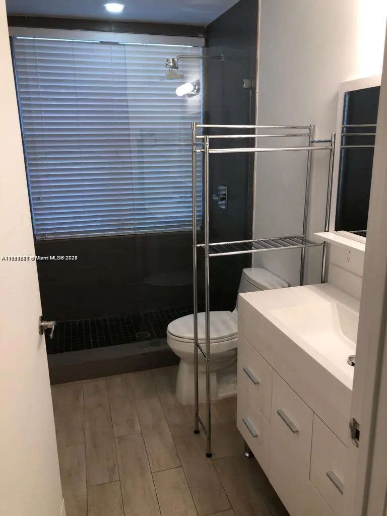 1611 Meridian Ave, #307