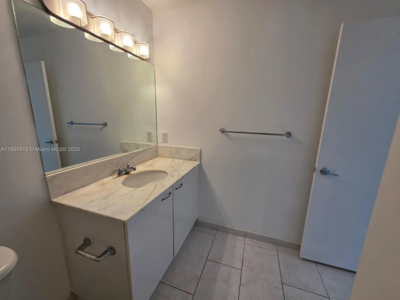 133 NE 2nd Ave, #1209
