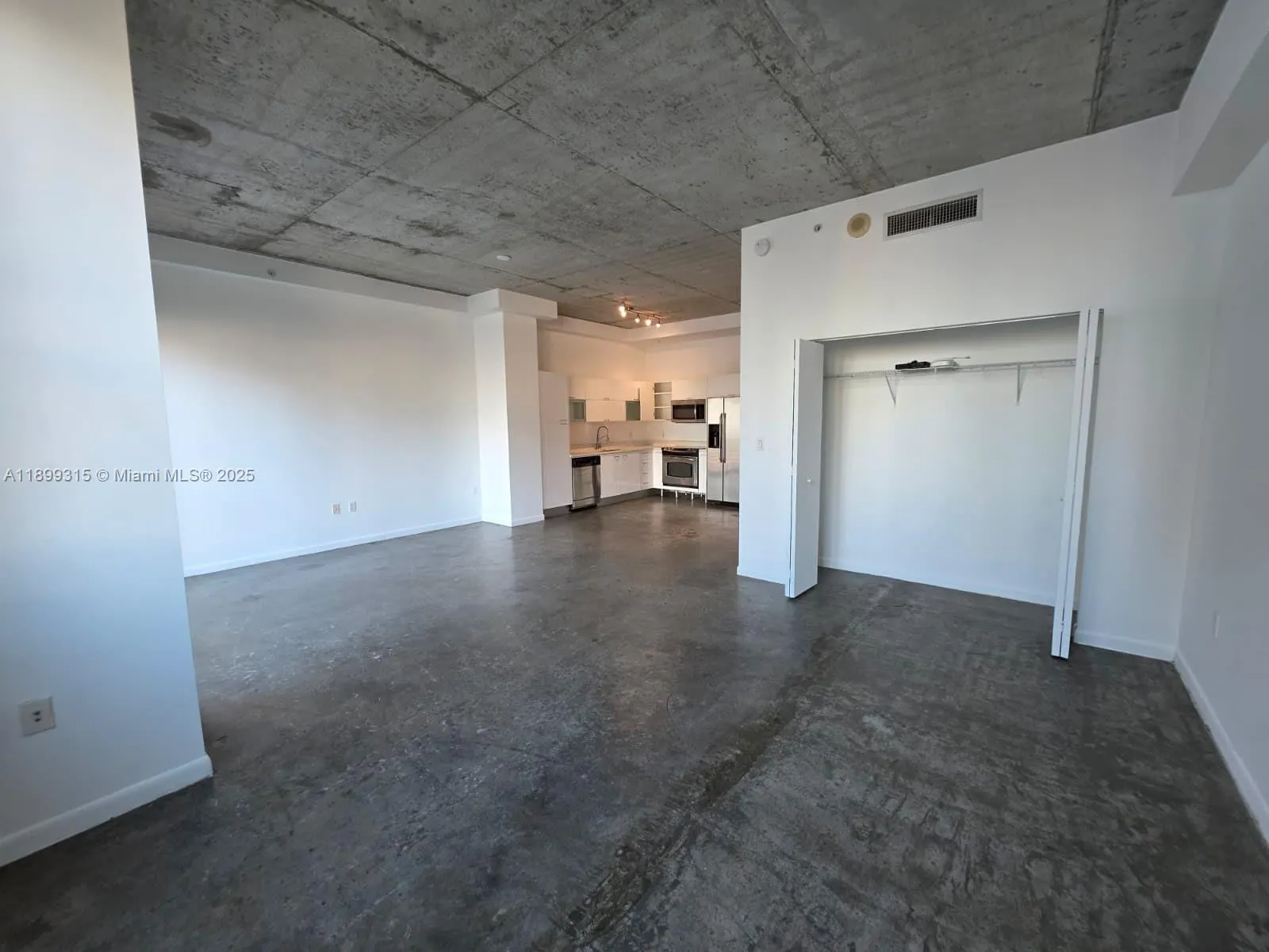 133 NE 2nd Ave, #1209