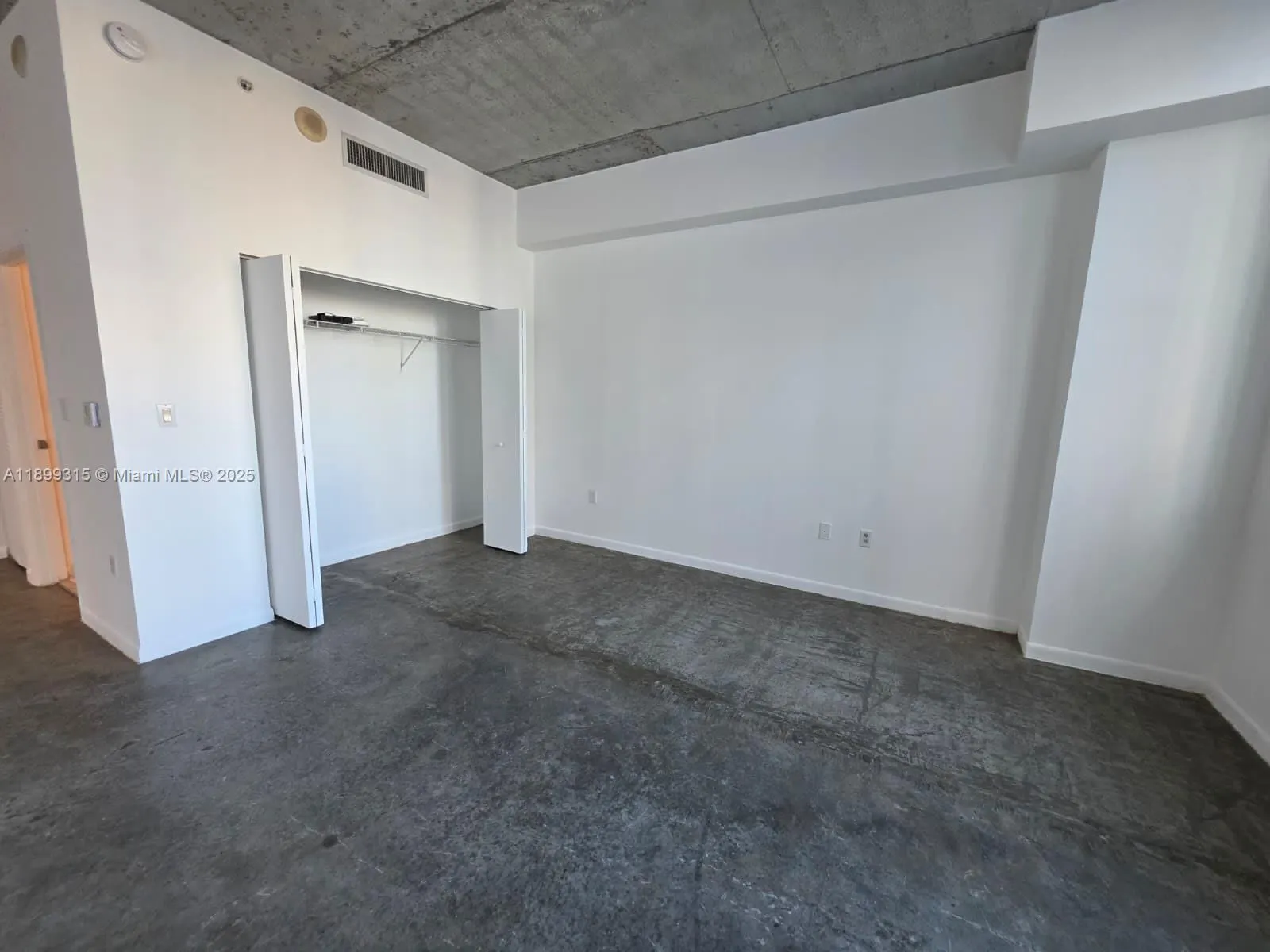 133 NE 2nd Ave, #1209