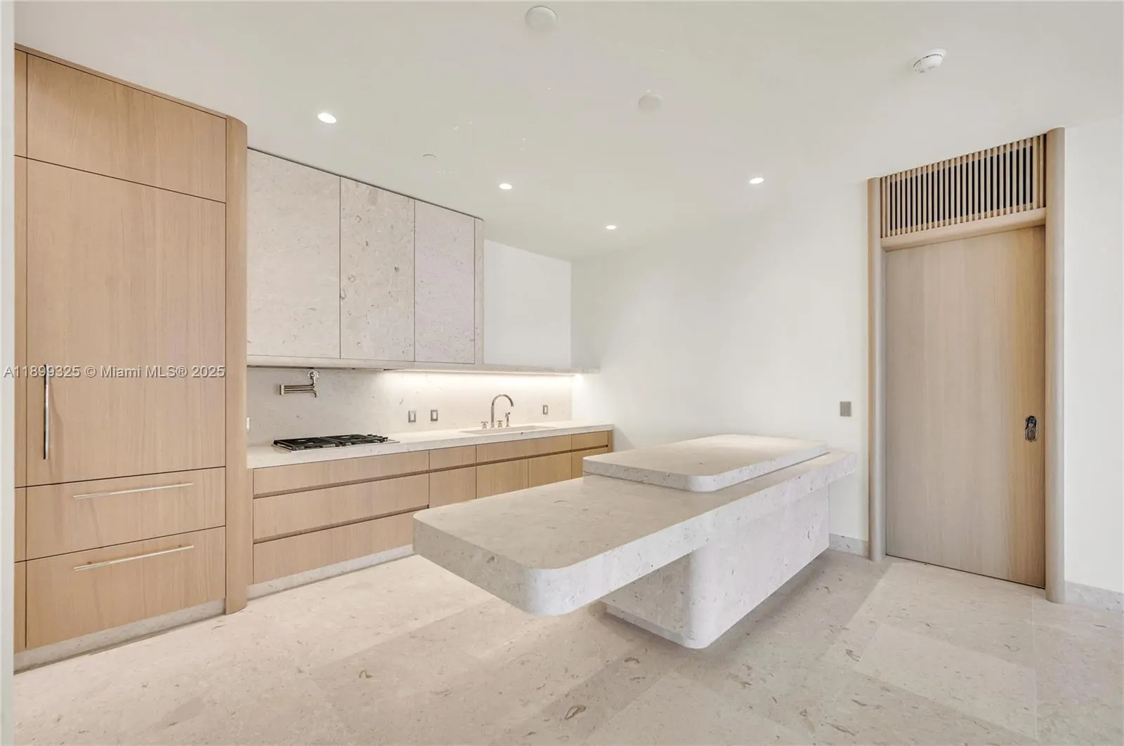 9149 Collins Ave, #602