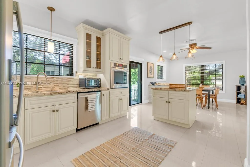 364 Navarre Dr
