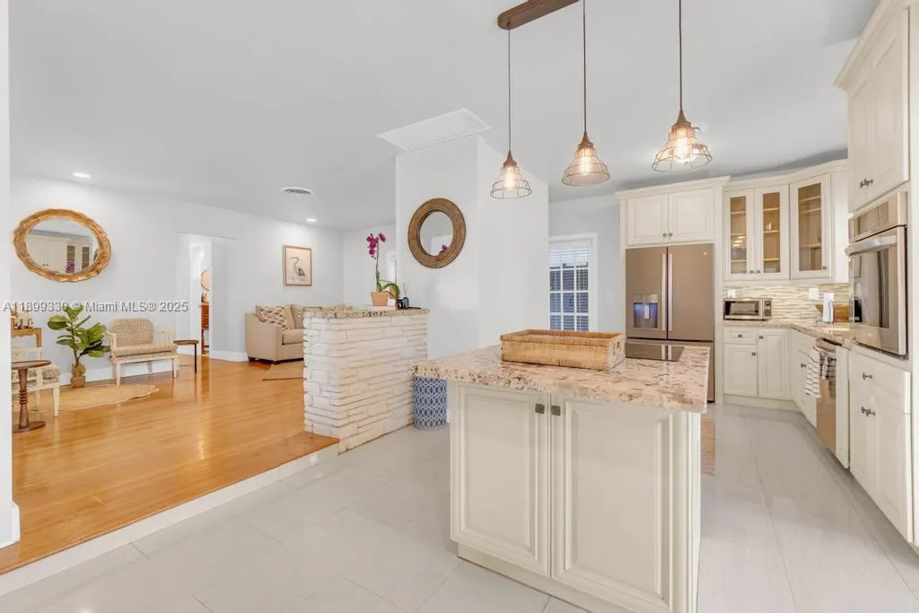 364 Navarre Dr