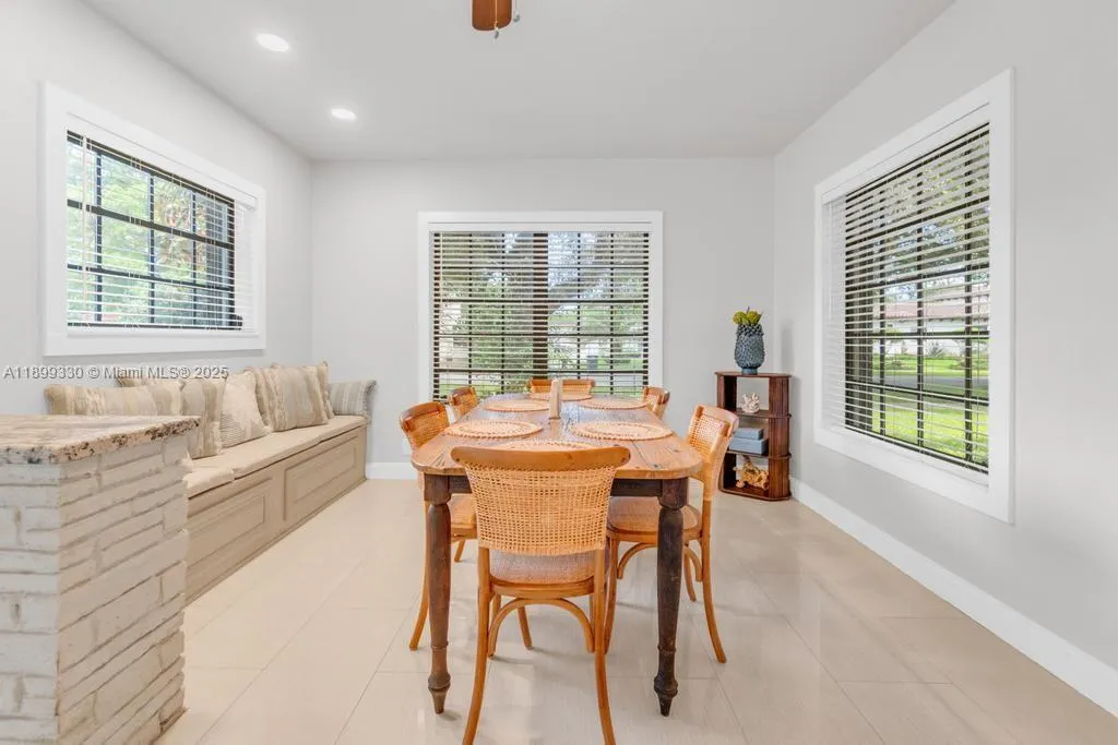 364 Navarre Dr