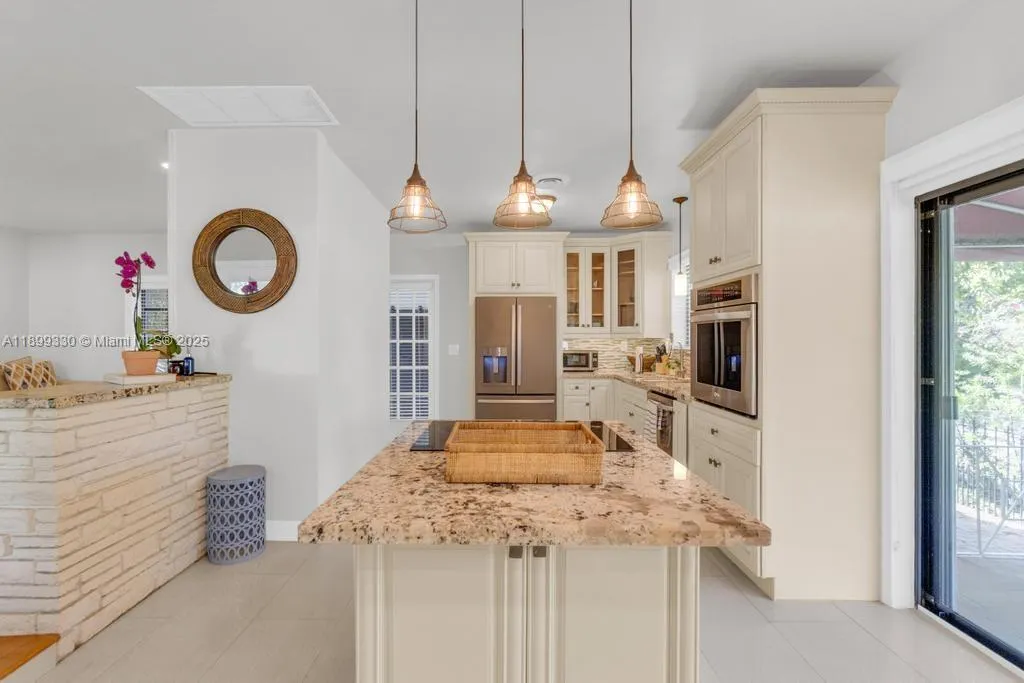 364 Navarre Dr