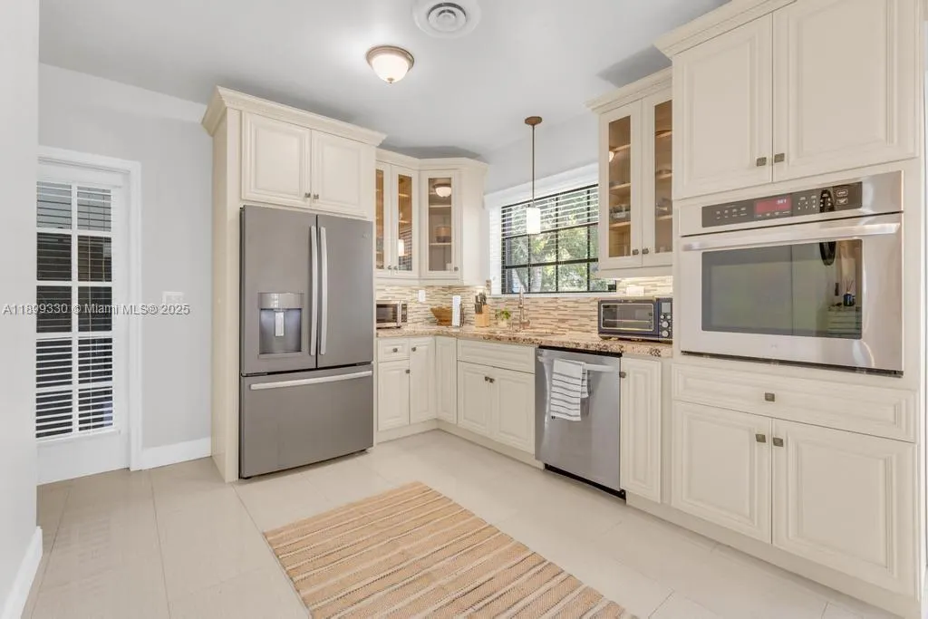 364 Navarre Dr