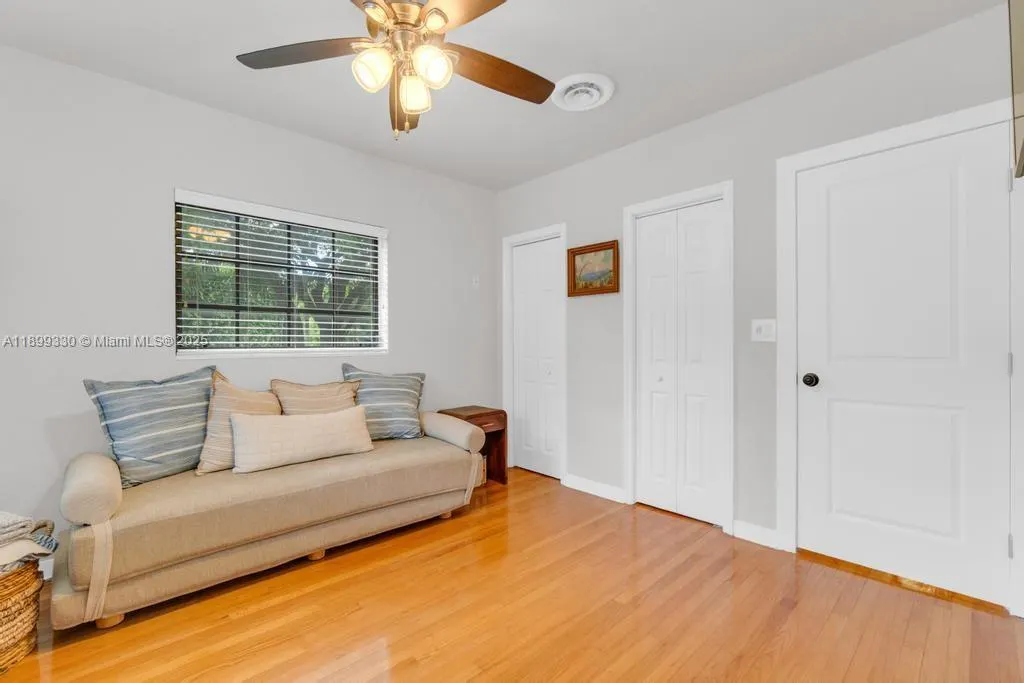 364 Navarre Dr