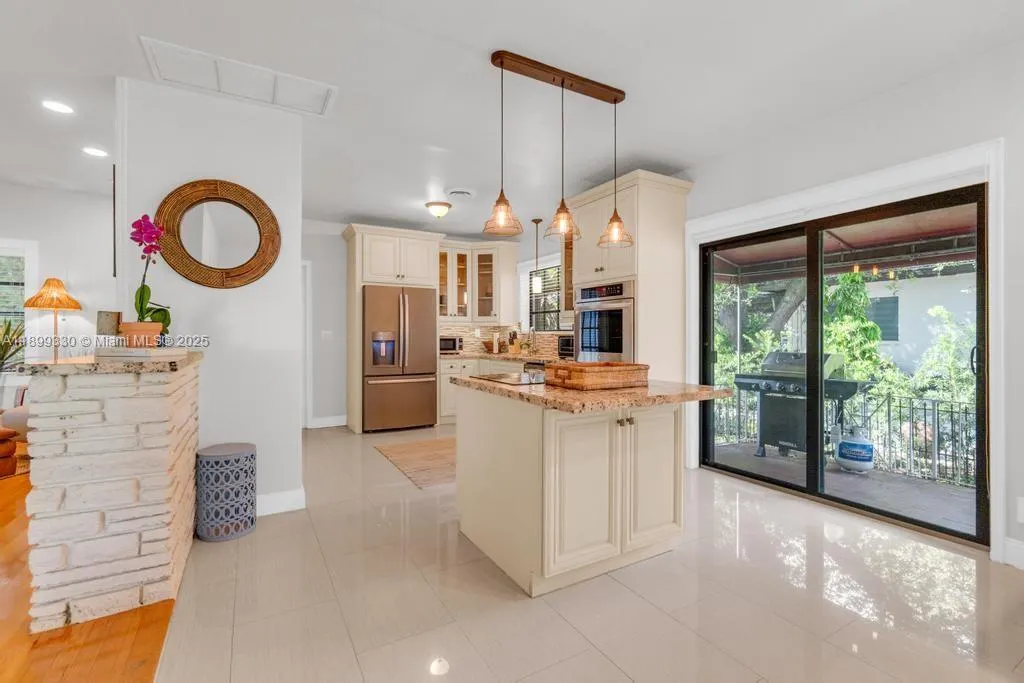 364 Navarre Dr