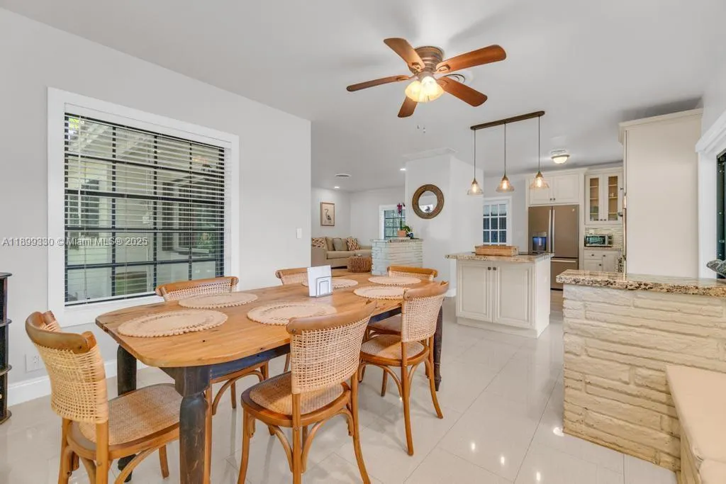 364 Navarre Dr