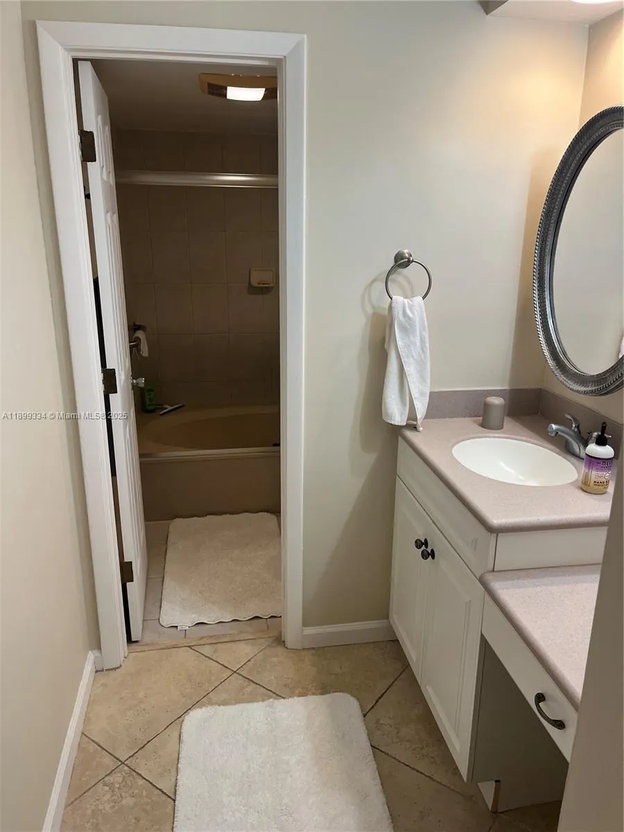 510 N Ocean Blvd, #211