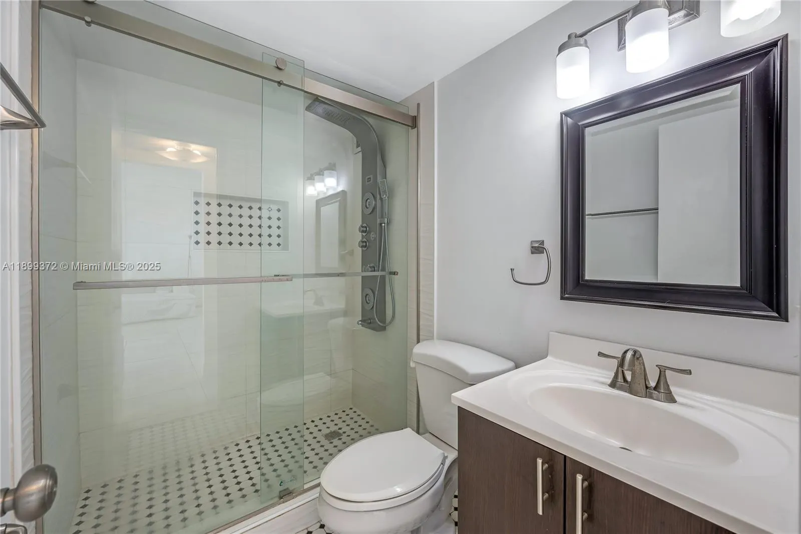 2750 NE 183rd St, #804