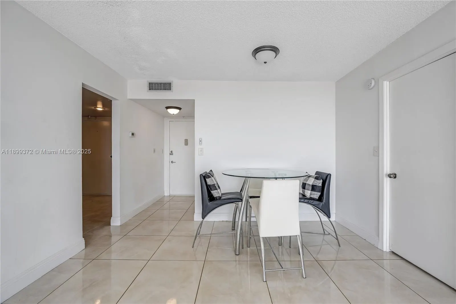 2750 NE 183rd St, #804