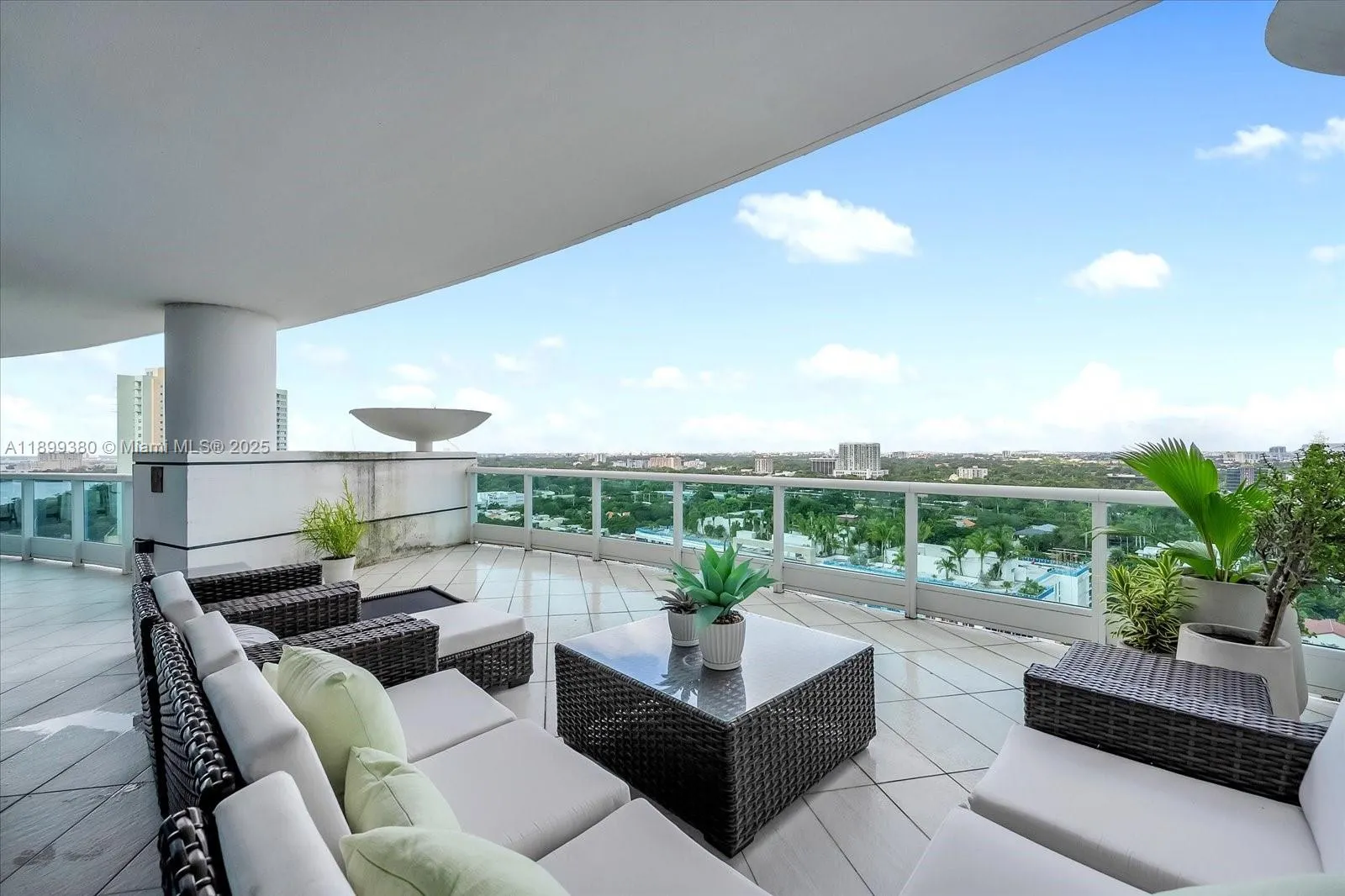 2127 Brickell Ave, #2005