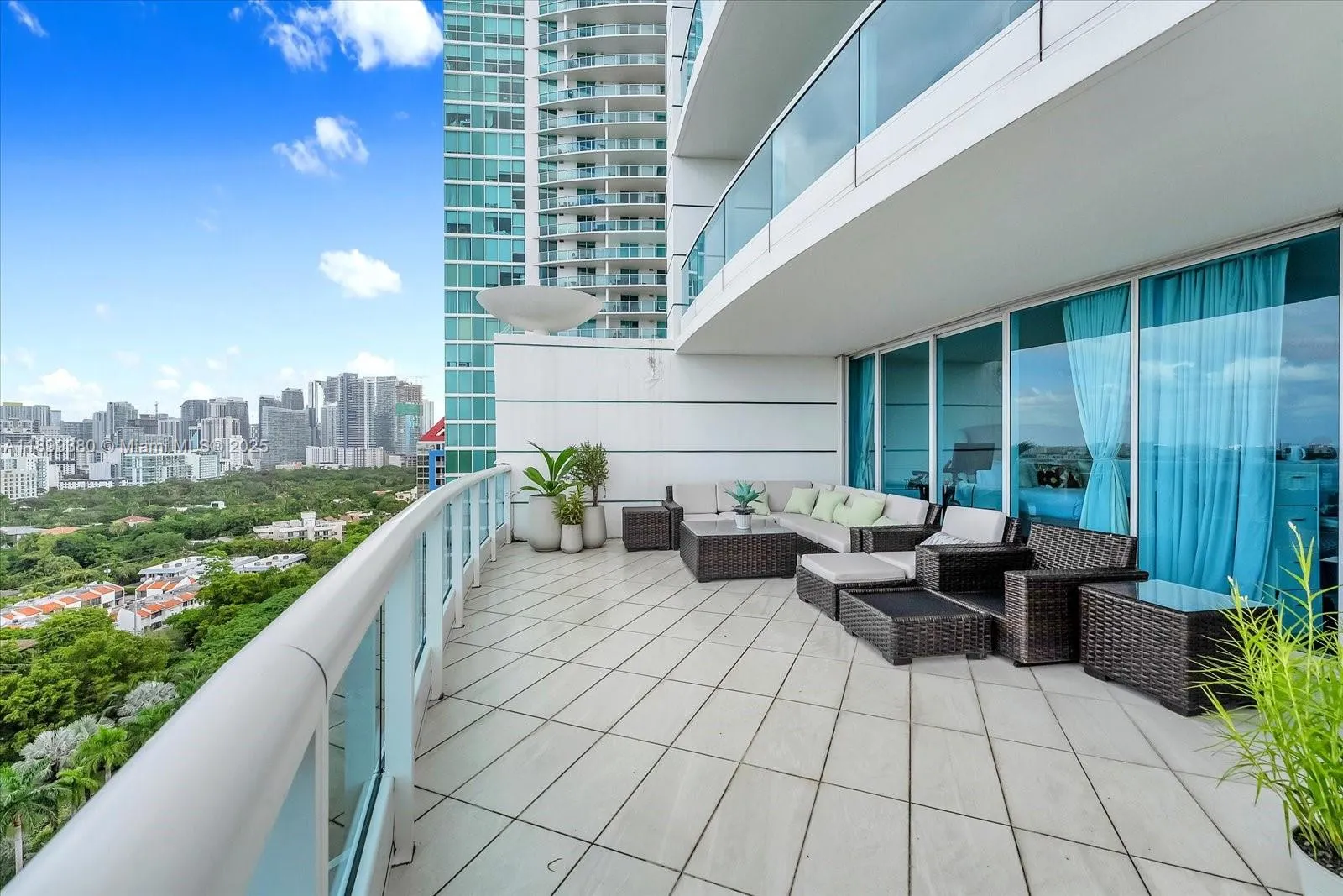 2127 Brickell Ave, #2005