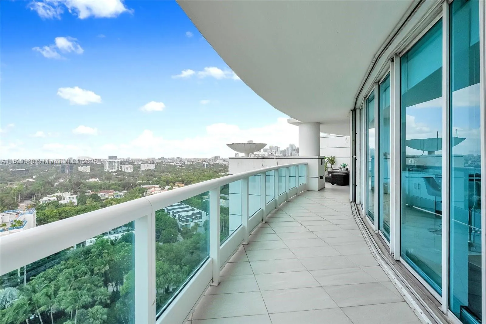 2127 Brickell Ave, #2005