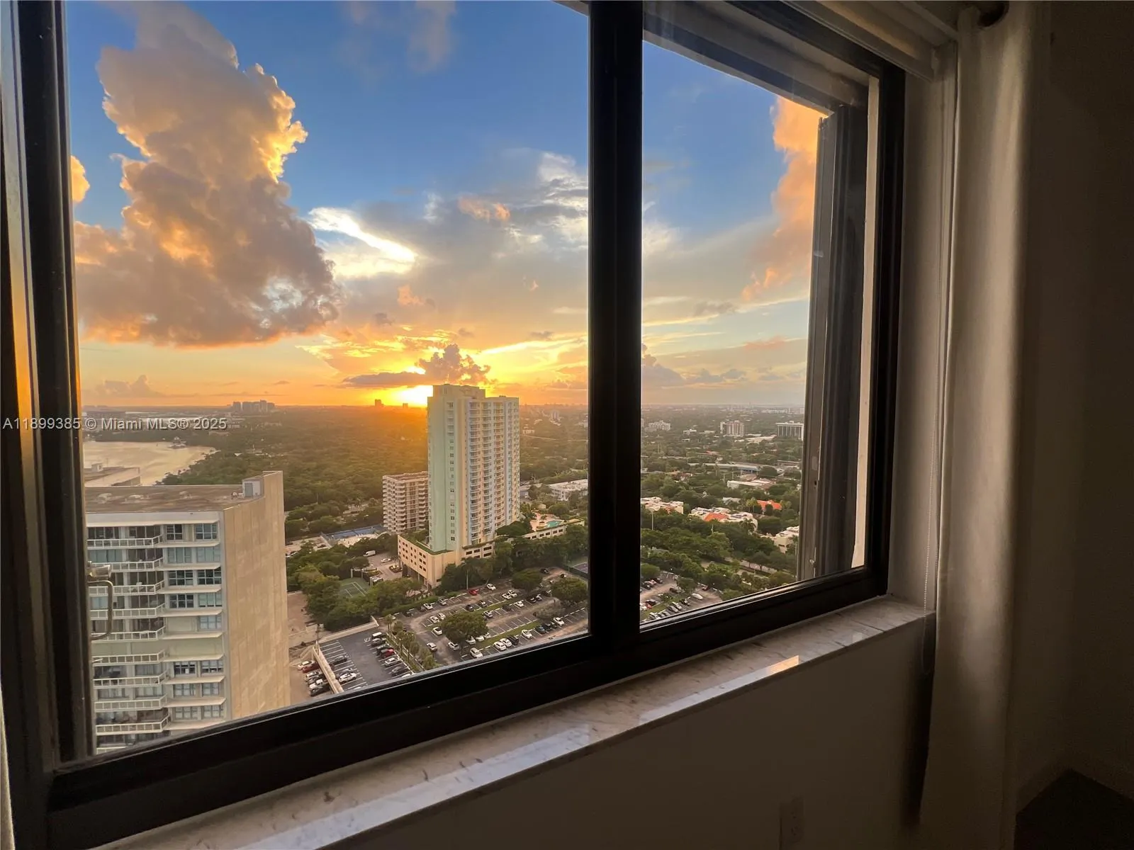 2333 Brickell Ave, #PH208