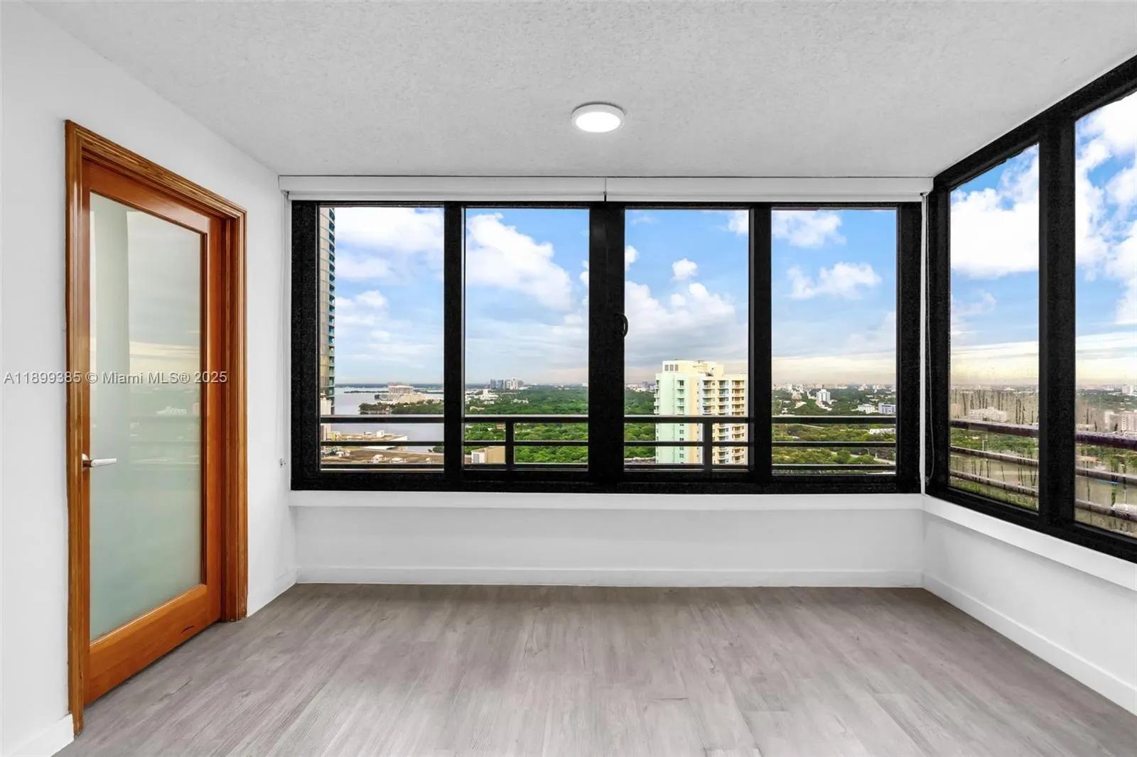 2333 Brickell Ave, #PH208