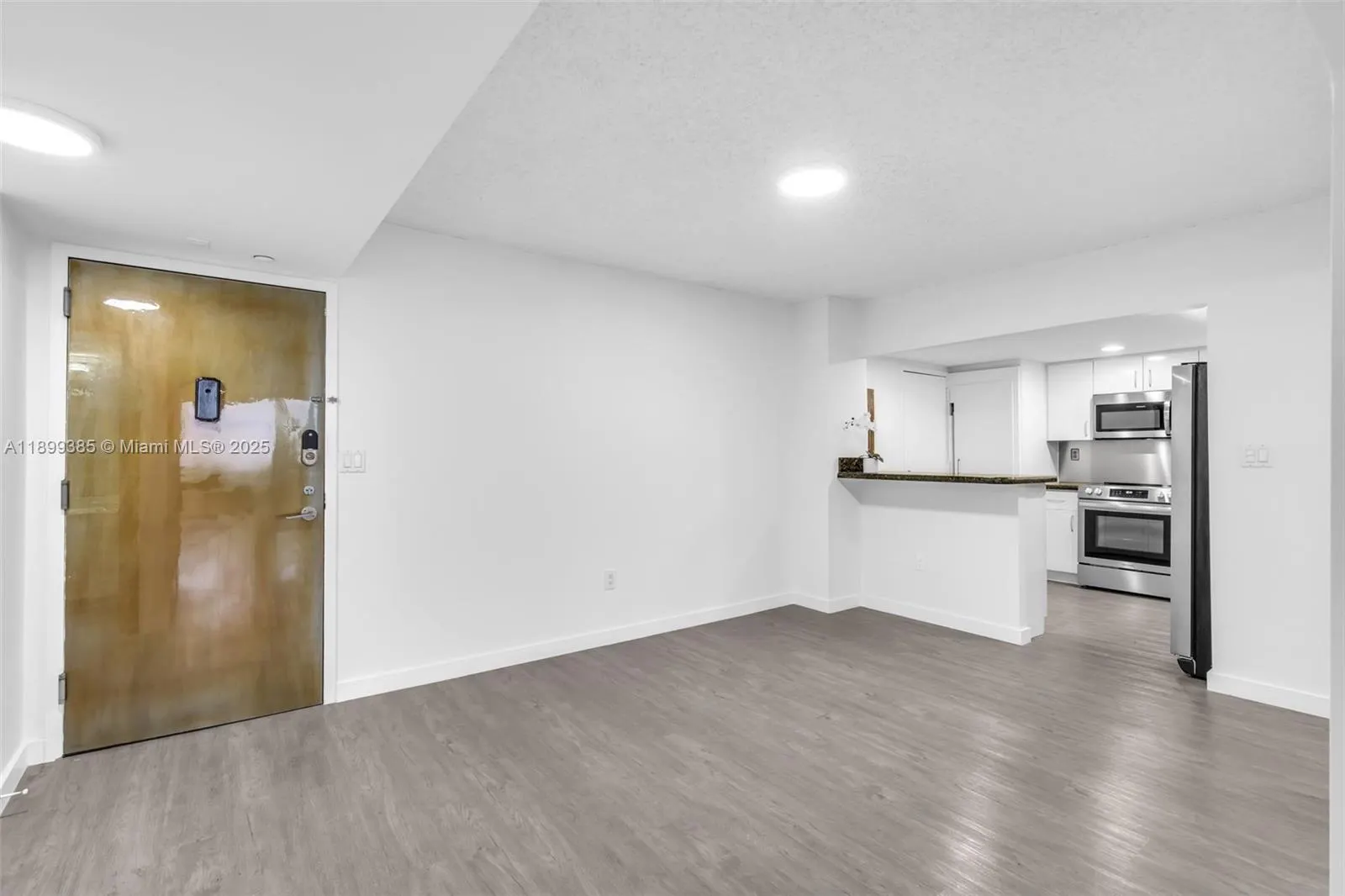 2333 Brickell Ave, #PH208