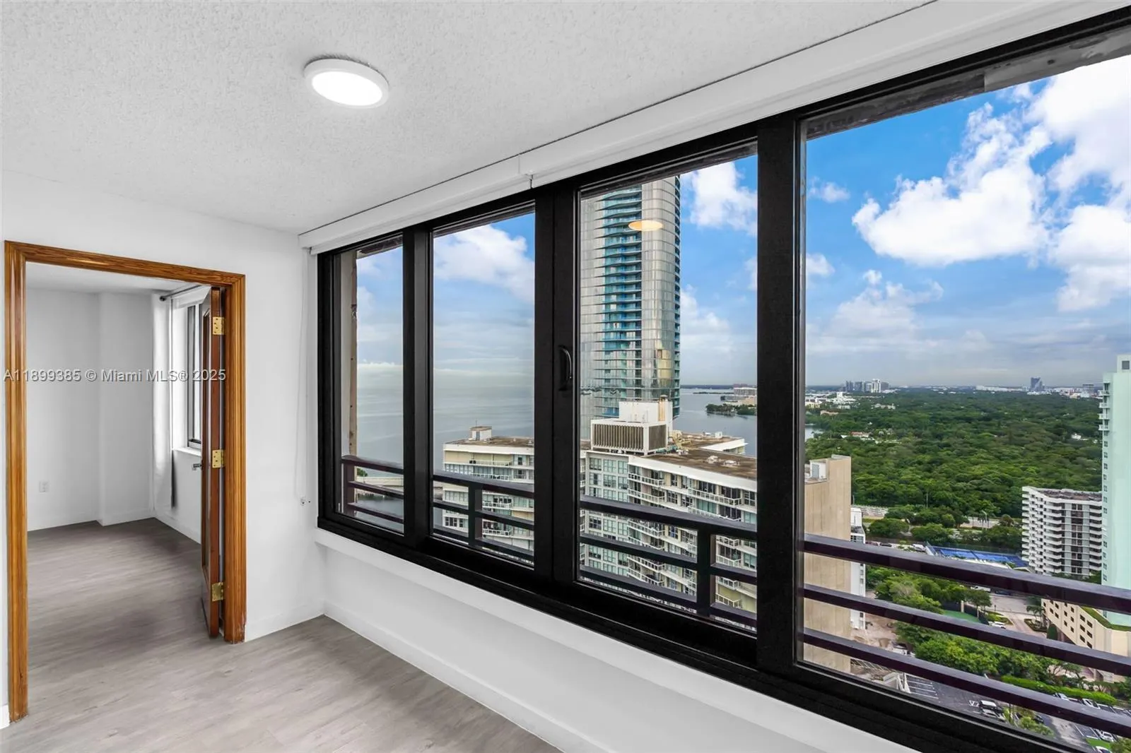 2333 Brickell Ave, #PH208