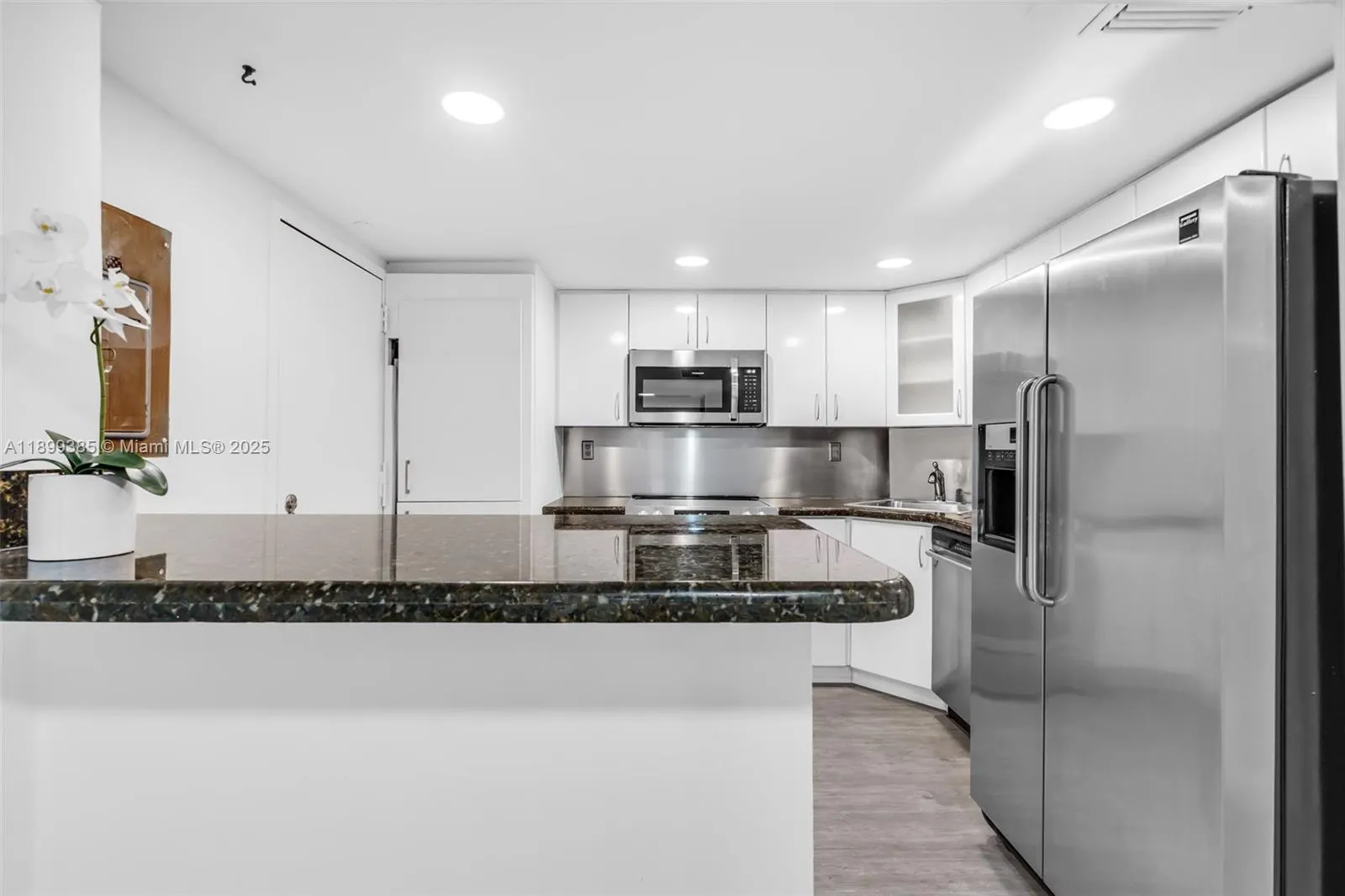 2333 Brickell Ave, #PH208