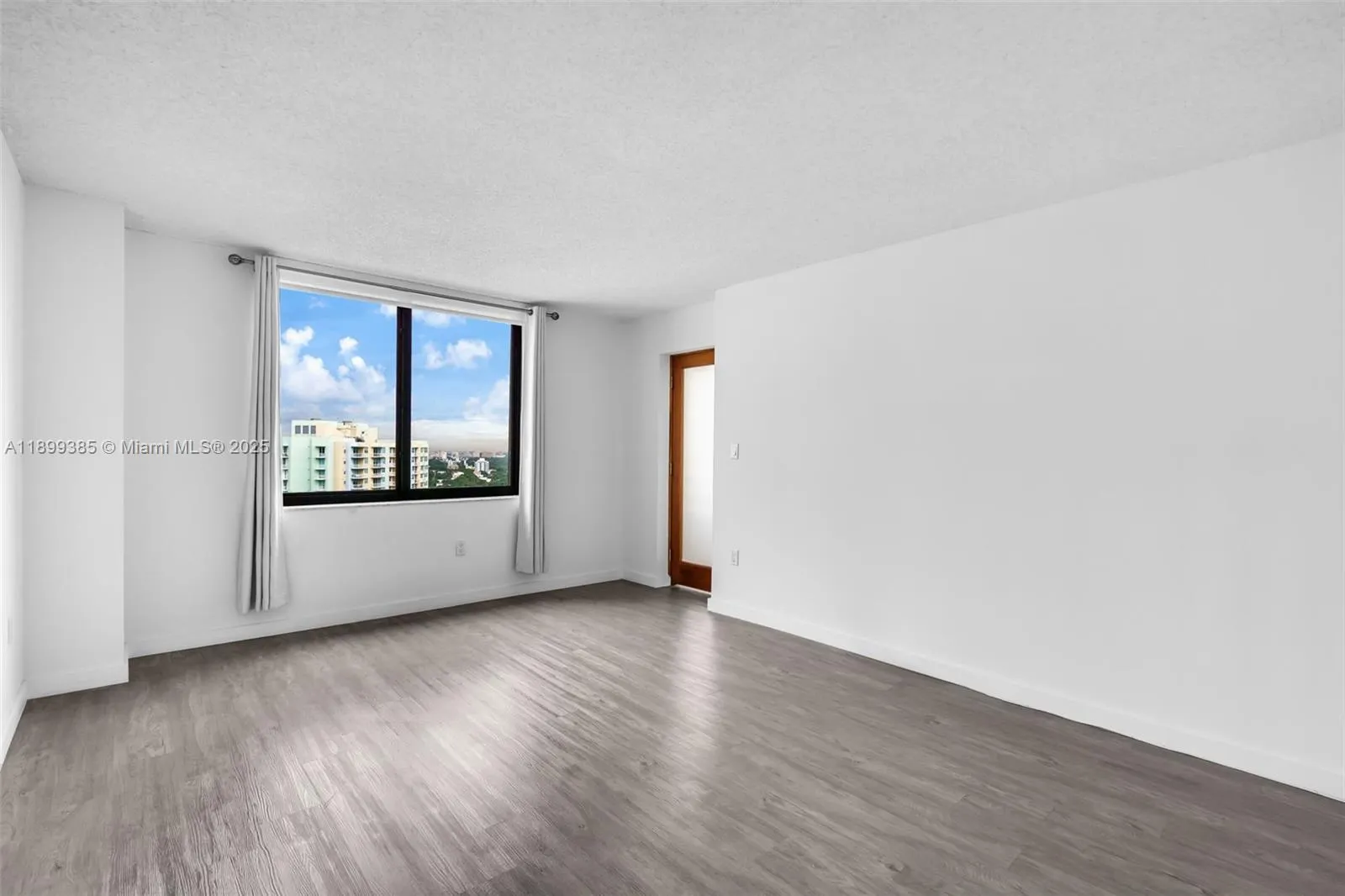 2333 Brickell Ave, #PH208