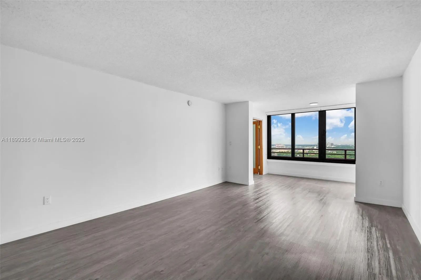 2333 Brickell Ave, #PH208