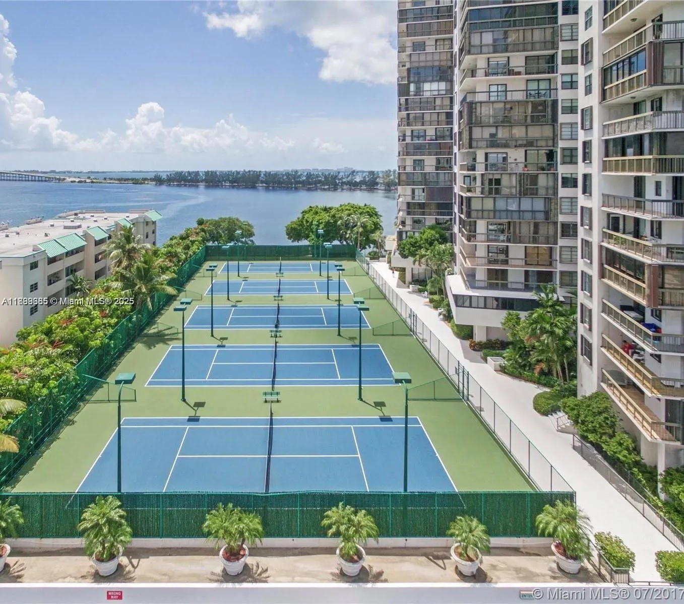 2333 Brickell Ave, #PH208