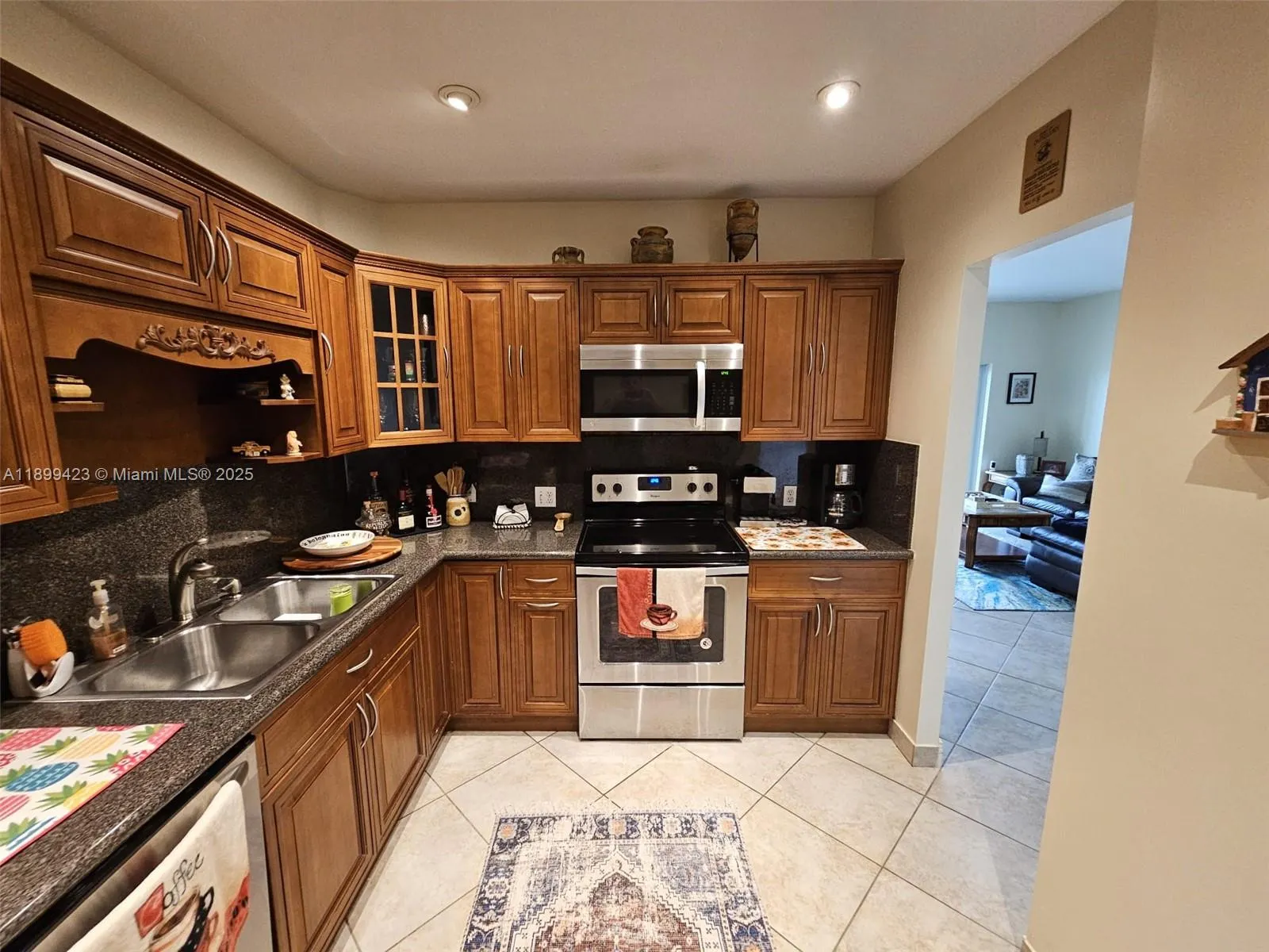 4200 Hillcrest Dr, #1015