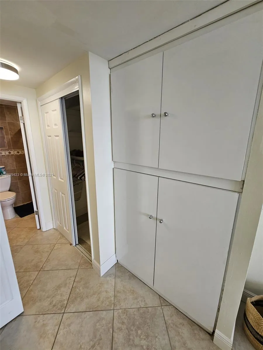 4200 Hillcrest Dr, #1015