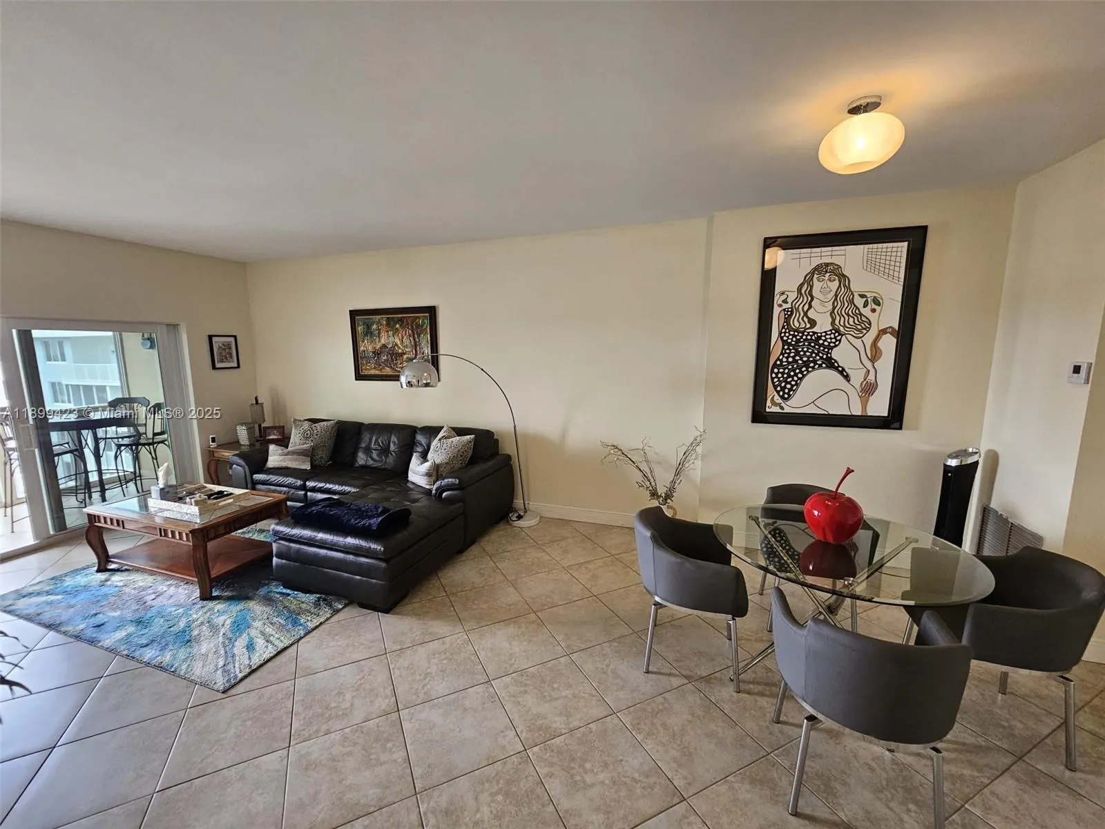 4200 Hillcrest Dr, #1015