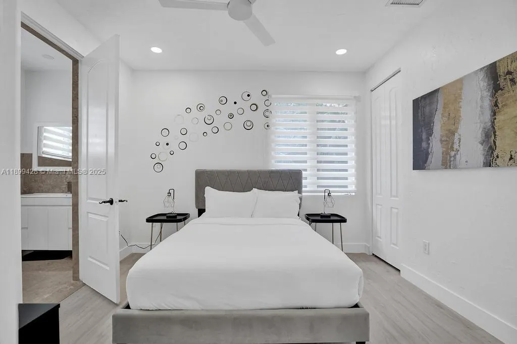 112 NW 14th Way