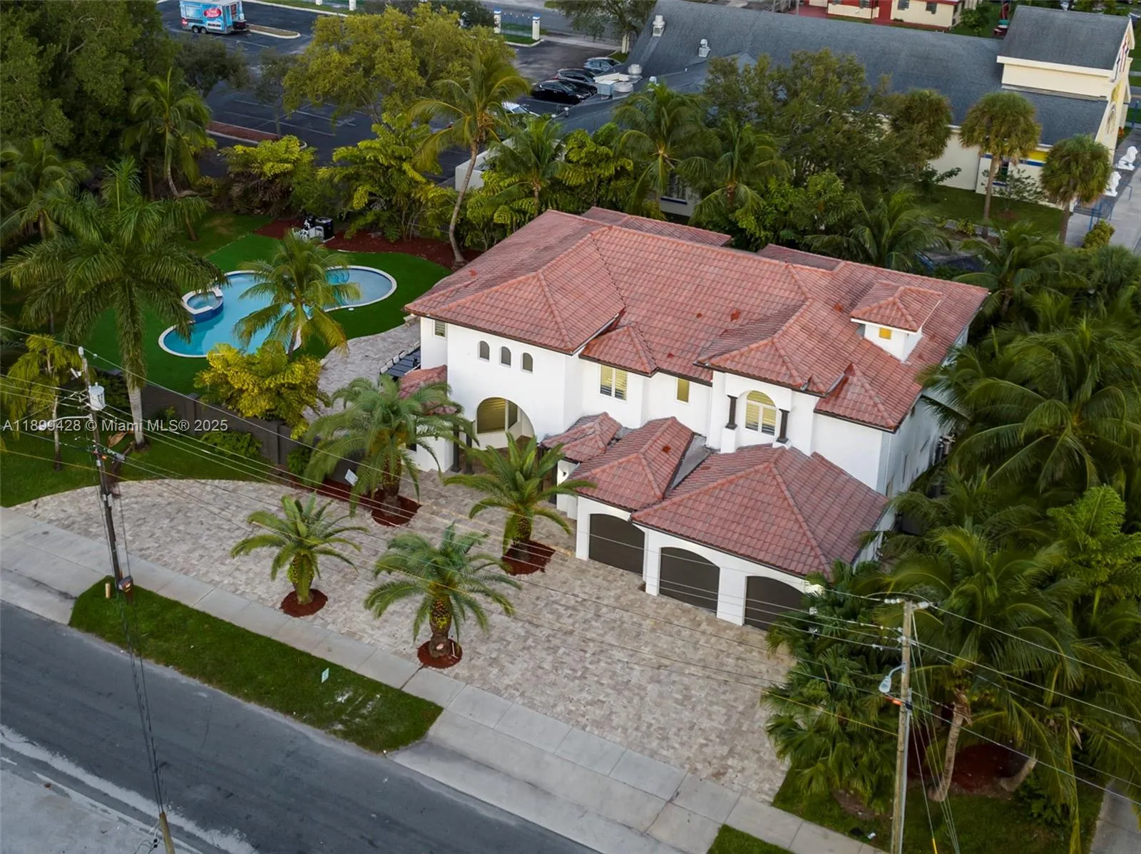 112 NW 14th Way