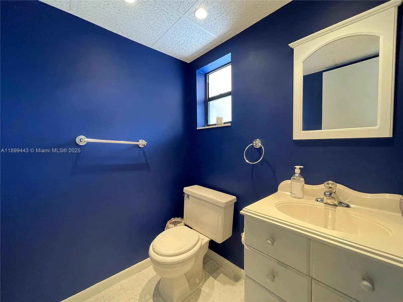 10123 Sunrise Lakes Blvd, #208