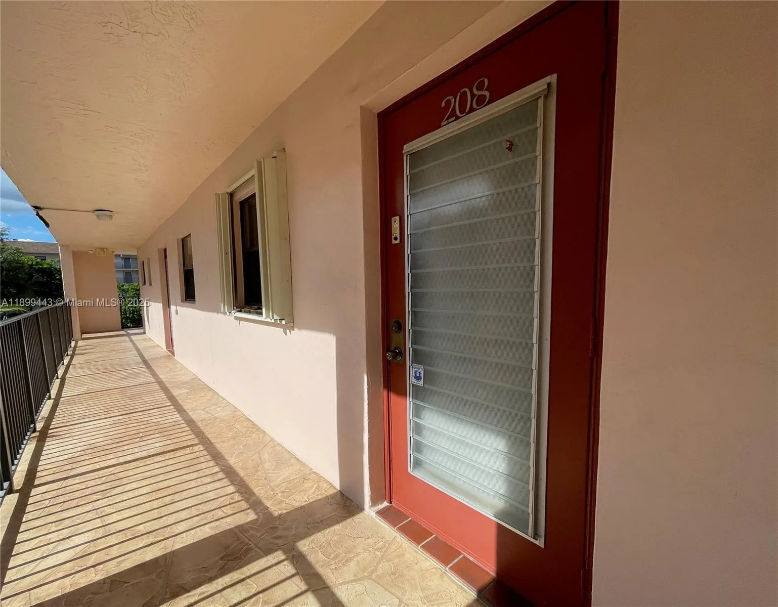 10123 Sunrise Lakes Blvd, #208