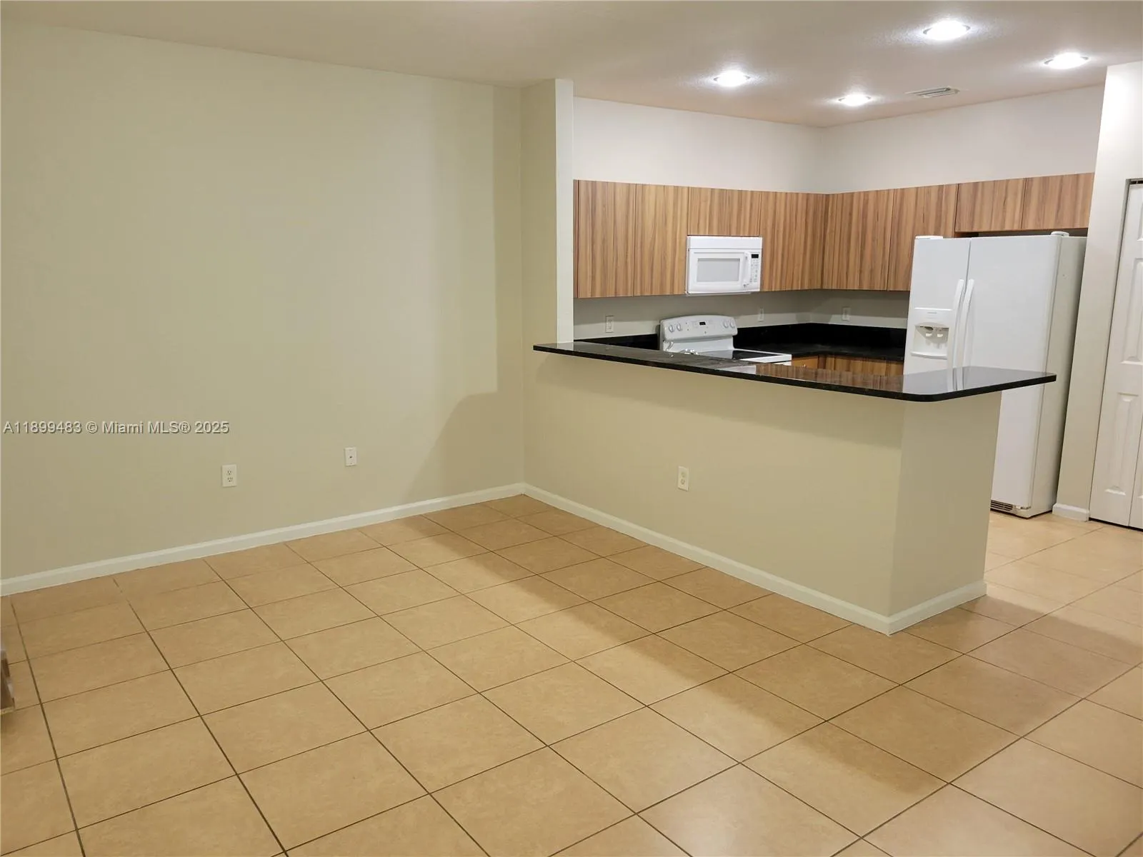 2556 SW 83rd Ave, #101