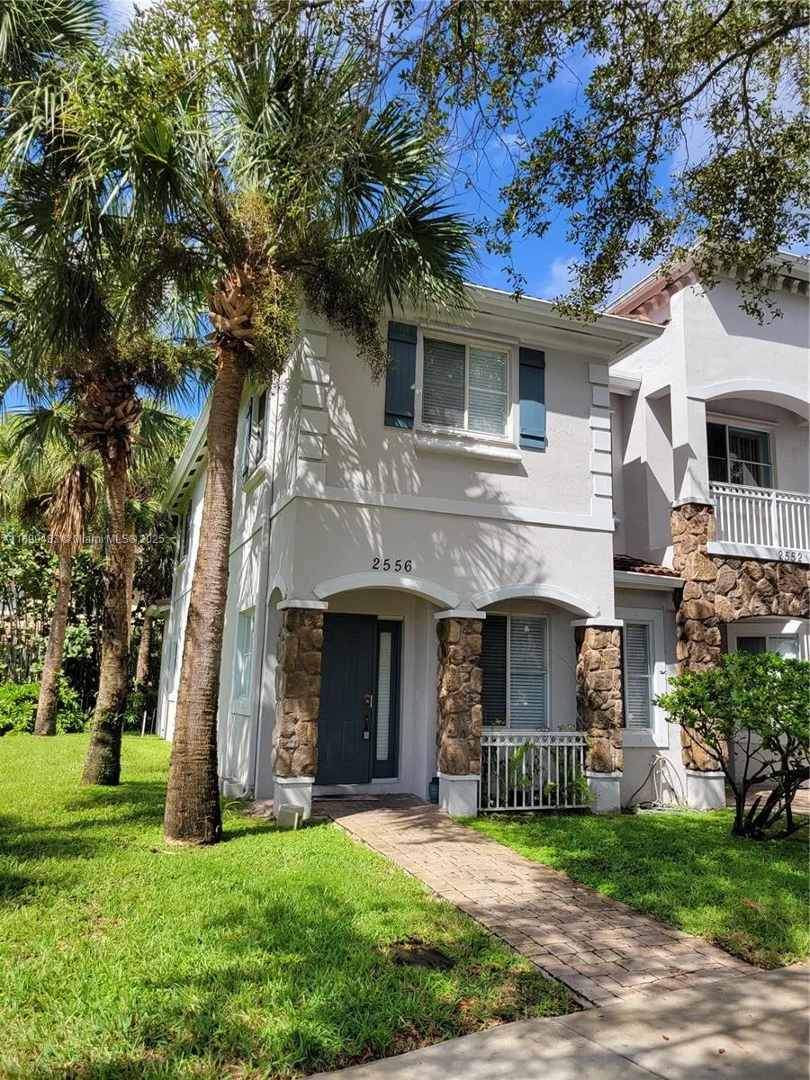 2556 SW 83rd Ave, #101