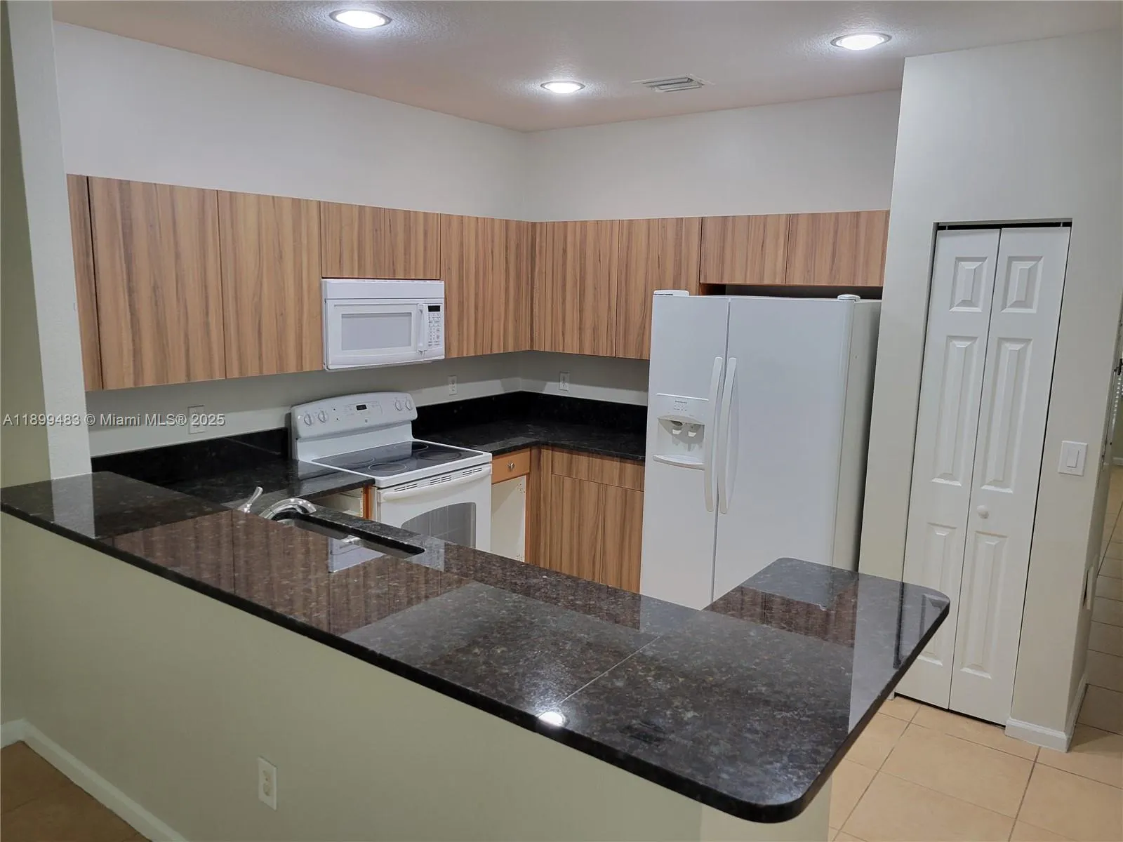 2556 SW 83rd Ave, #101