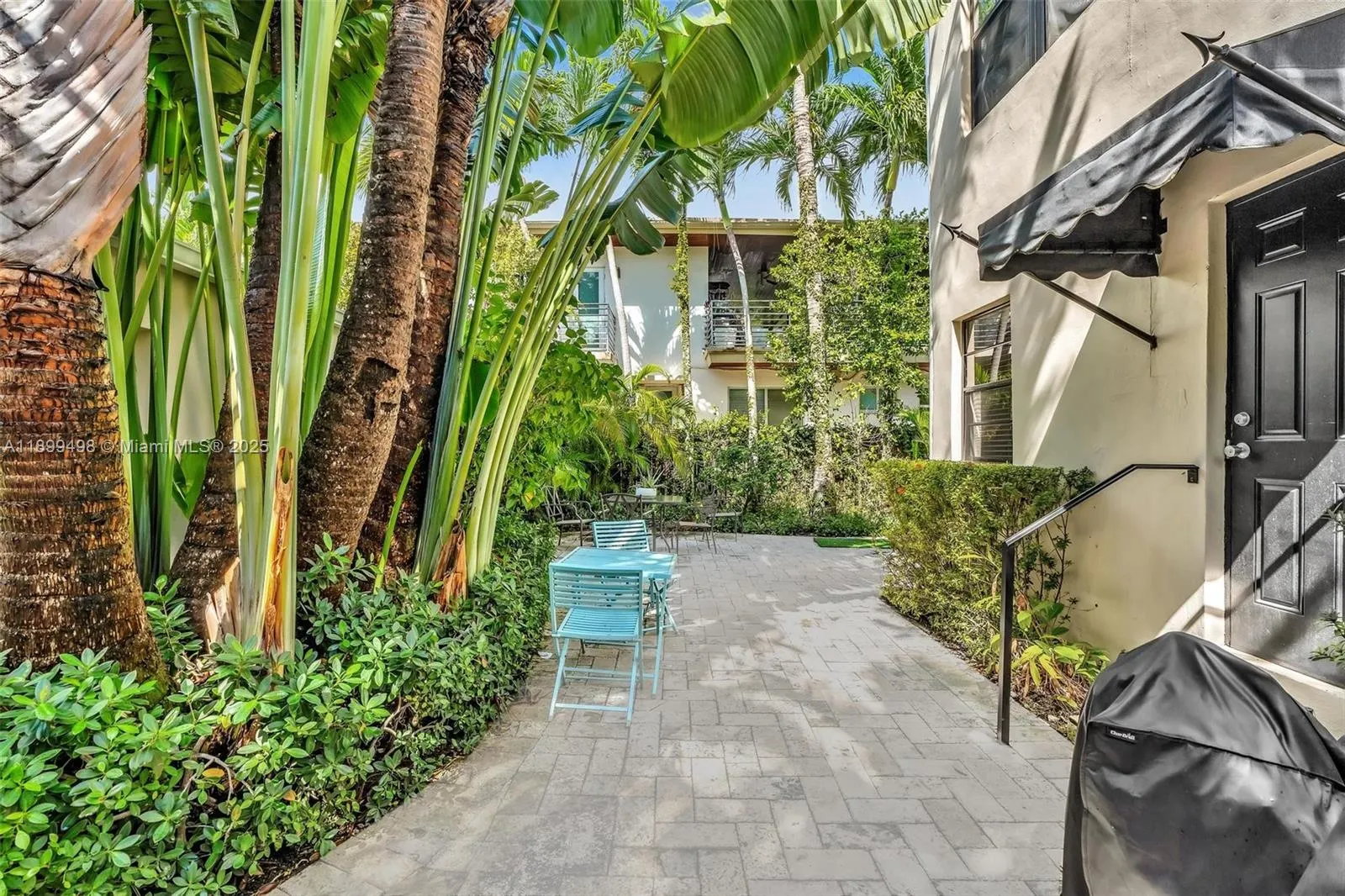 836 W 40th St