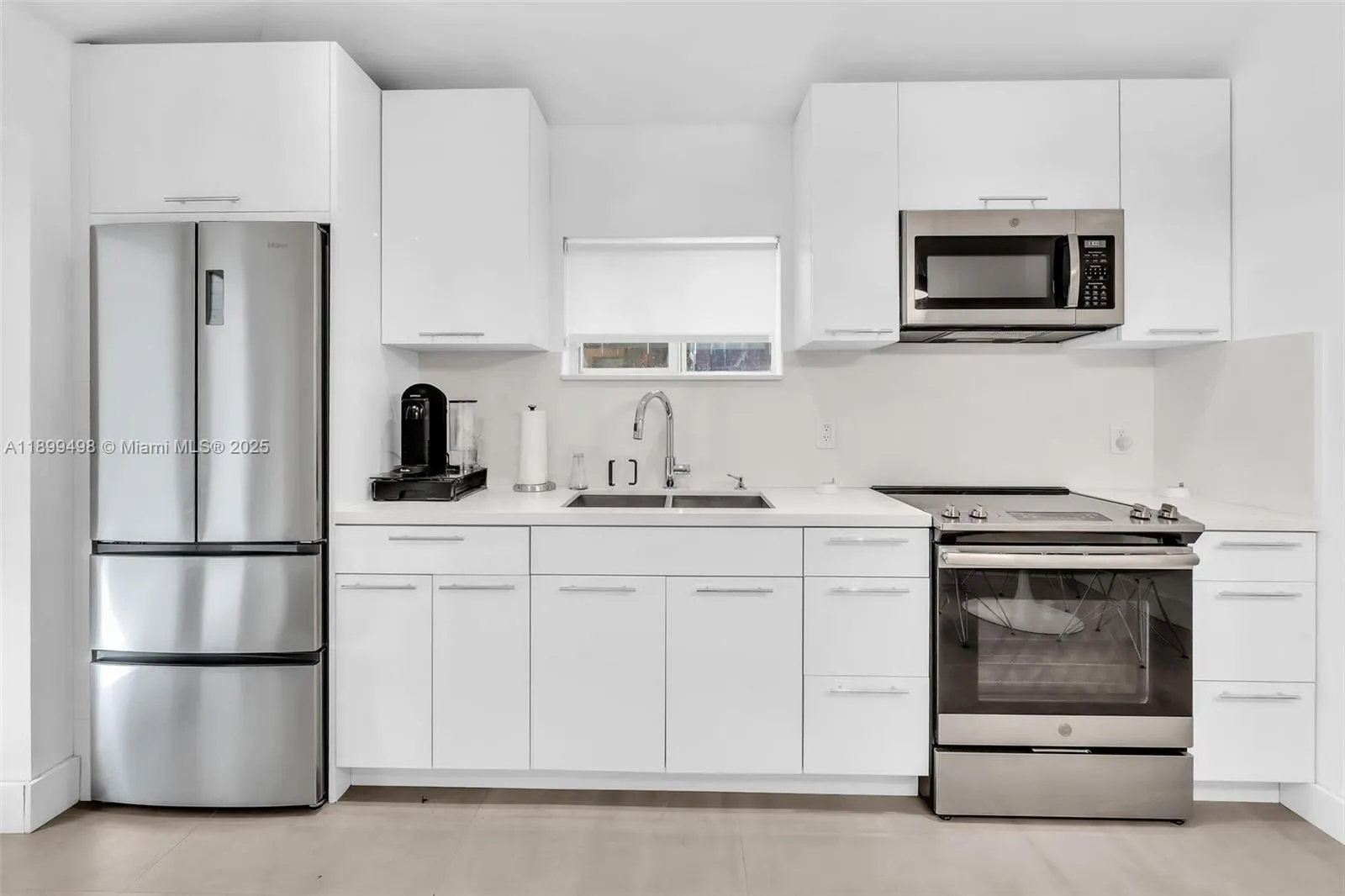 836 W 40th St