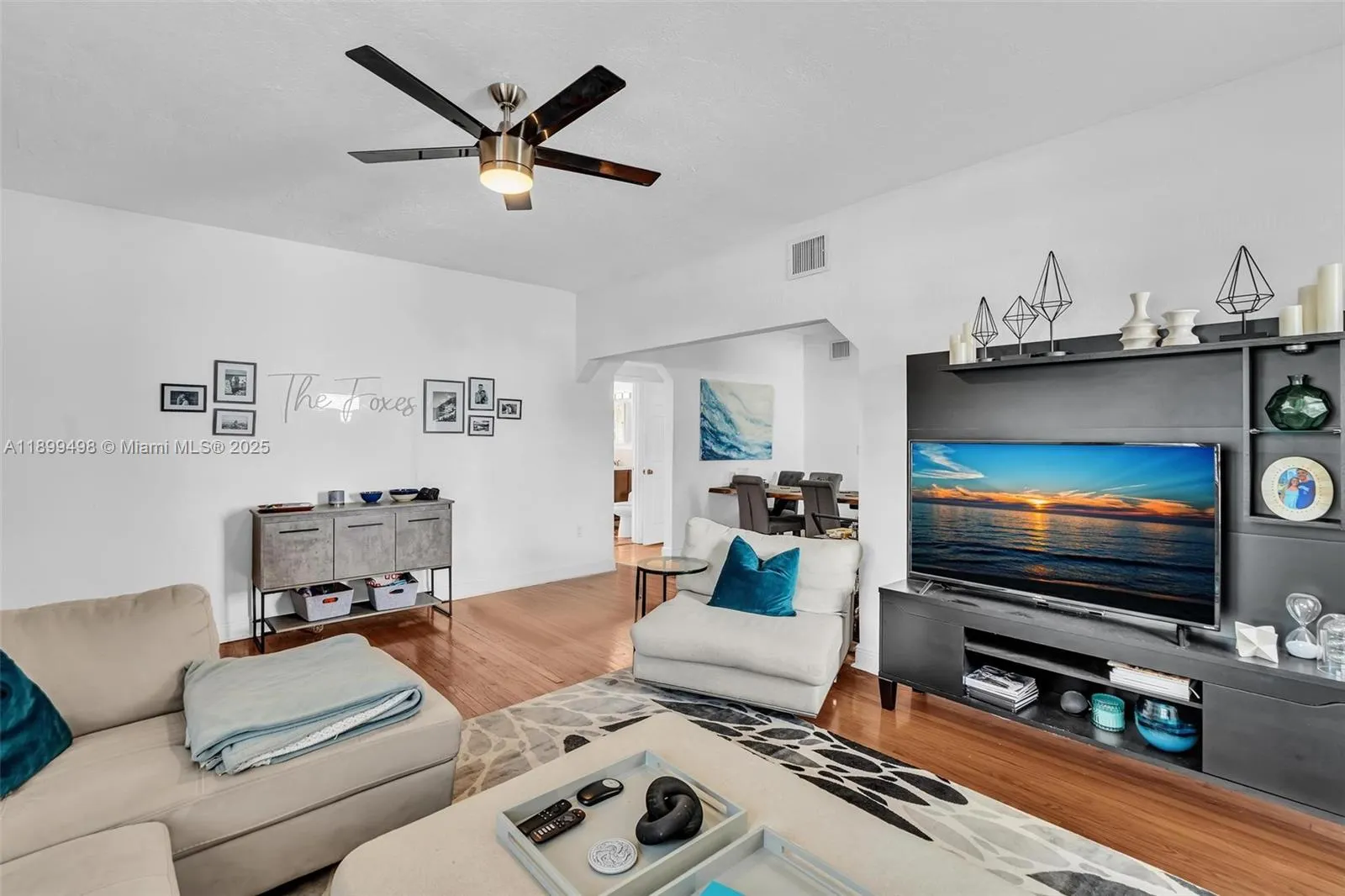 836 W 40th St