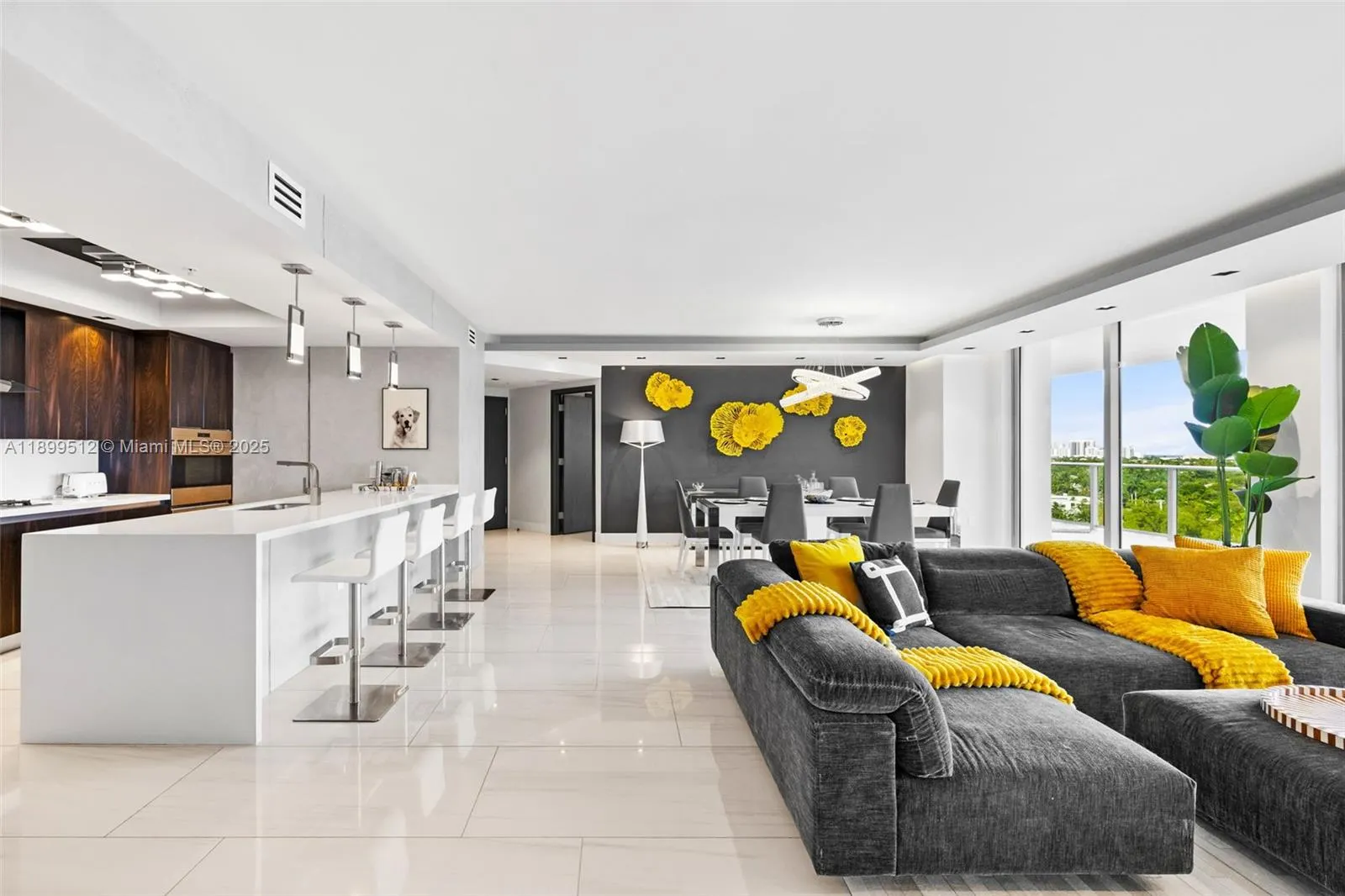 1180 N Federal Hwy, #1102