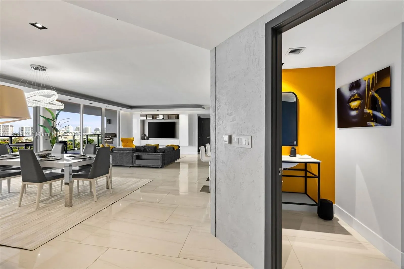 1180 N Federal Hwy, #1102