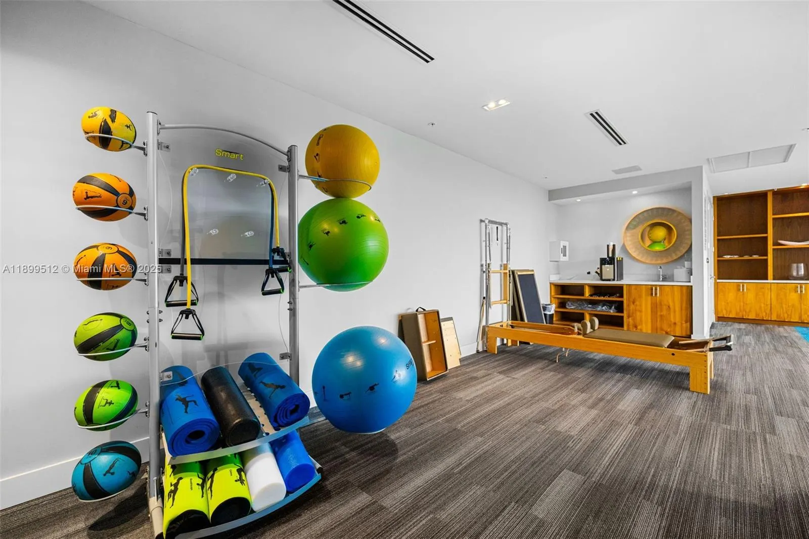 1180 N Federal Hwy, #1102