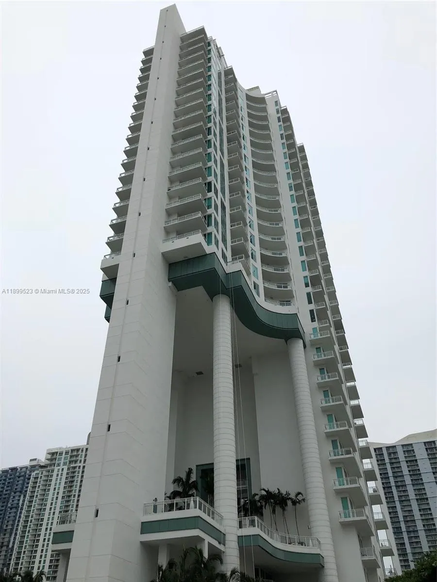 900 Brickell Key Blvd, #2205