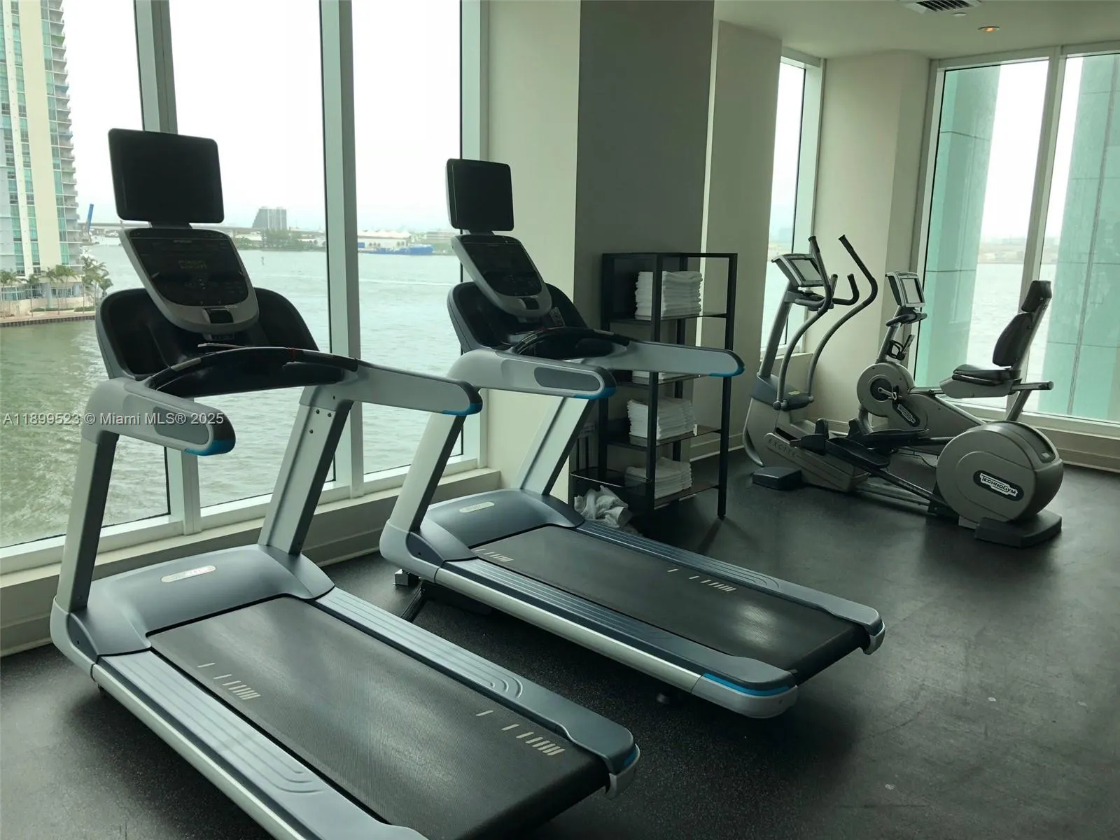 900 Brickell Key Blvd, #2205