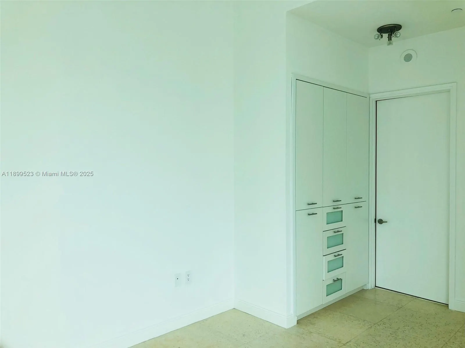 900 Brickell Key Blvd, #2205