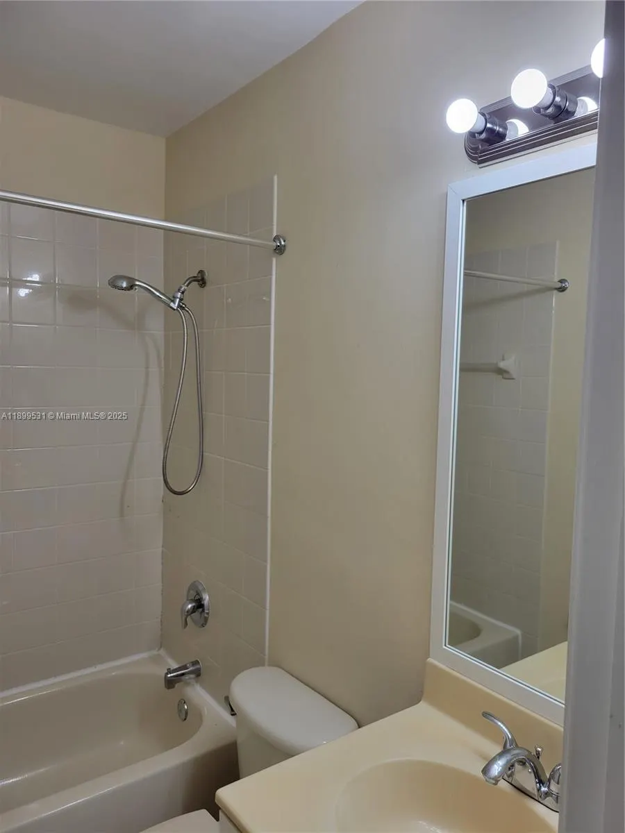 2707 SW 82nd Ave, #102